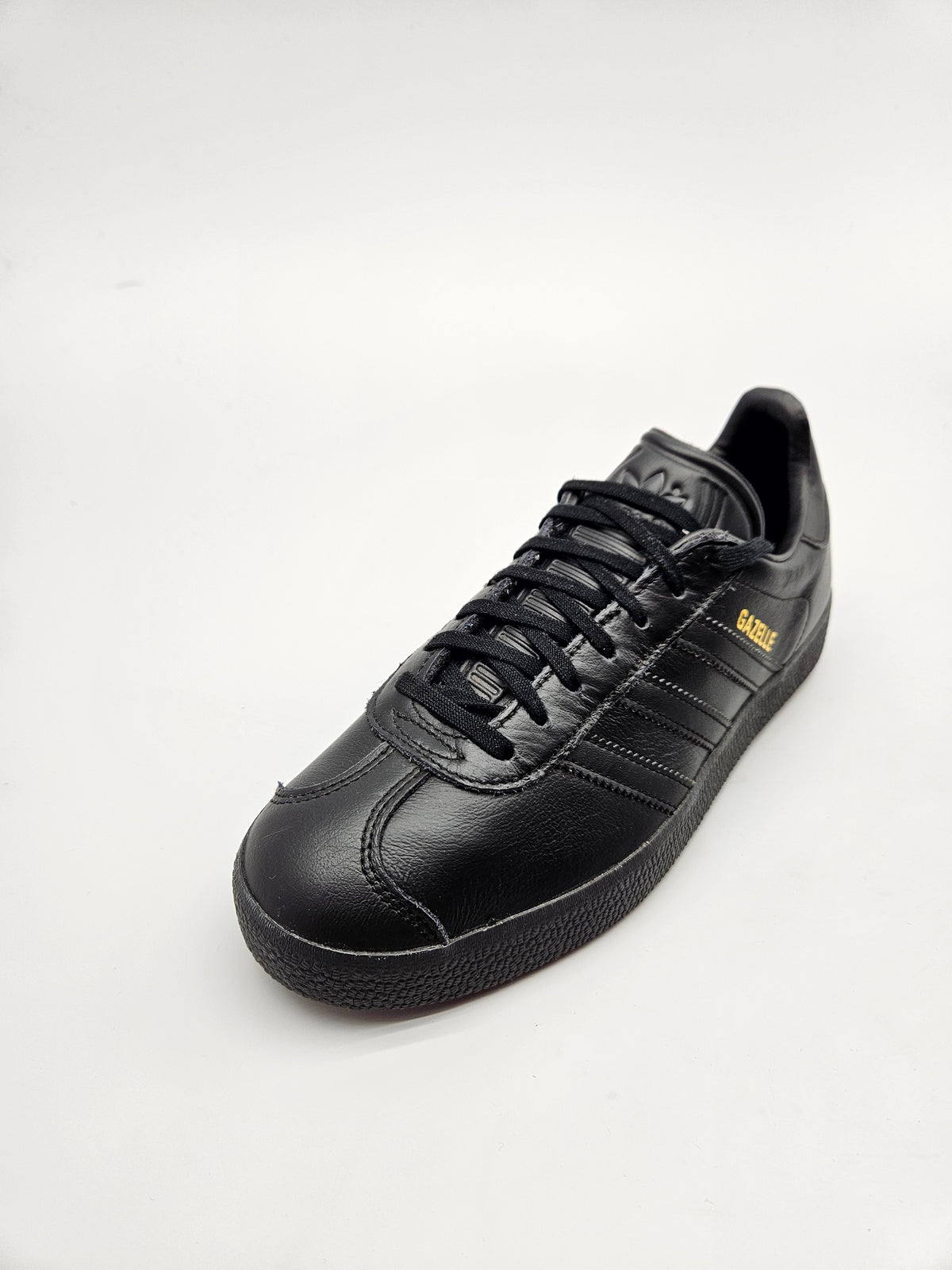 ADIDAS GAZZELE NOVI ORIGINAL PATIKI BR 39