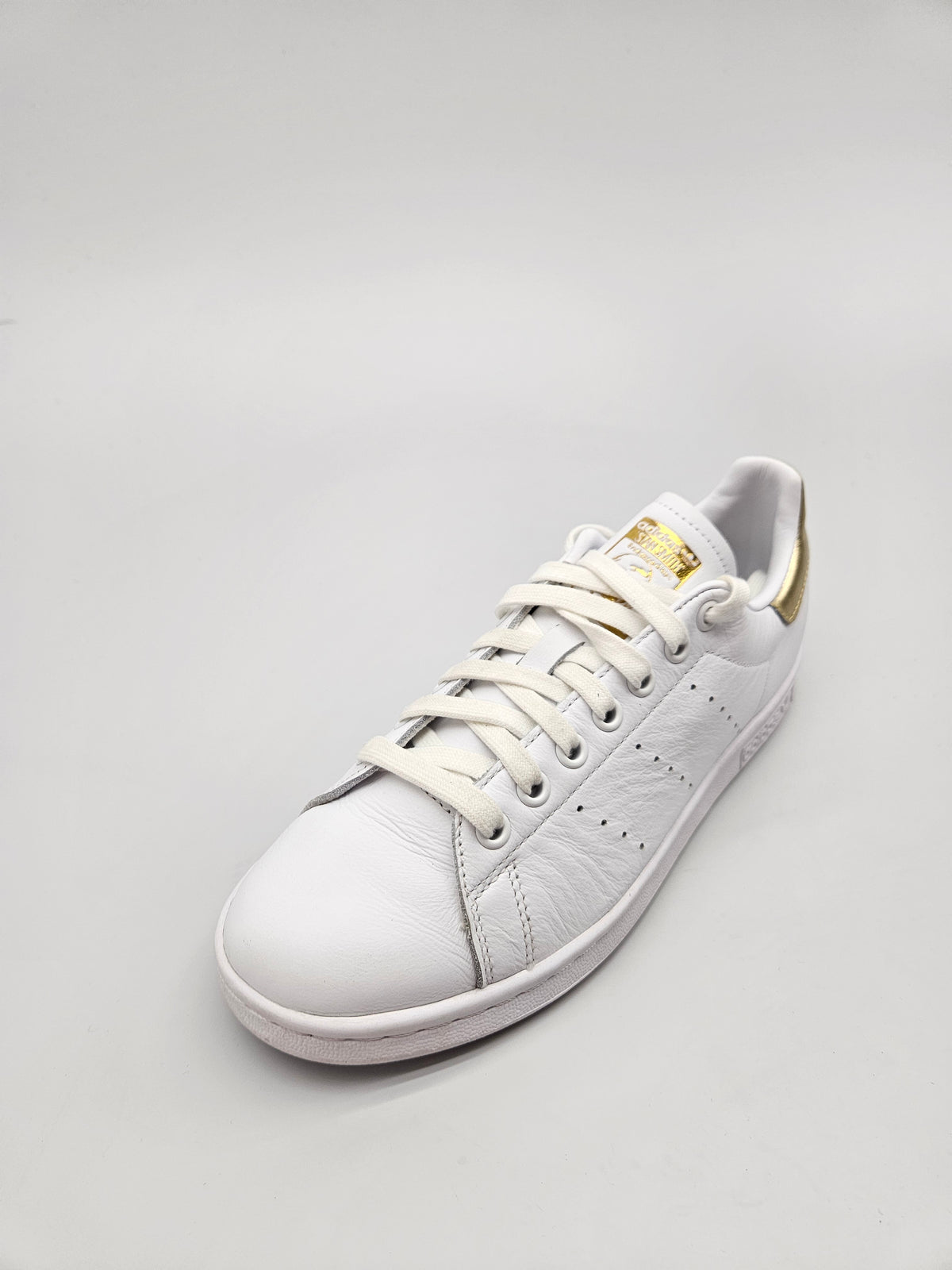 ADIDAS NOVI ORIGINAL PATIKI BR 39