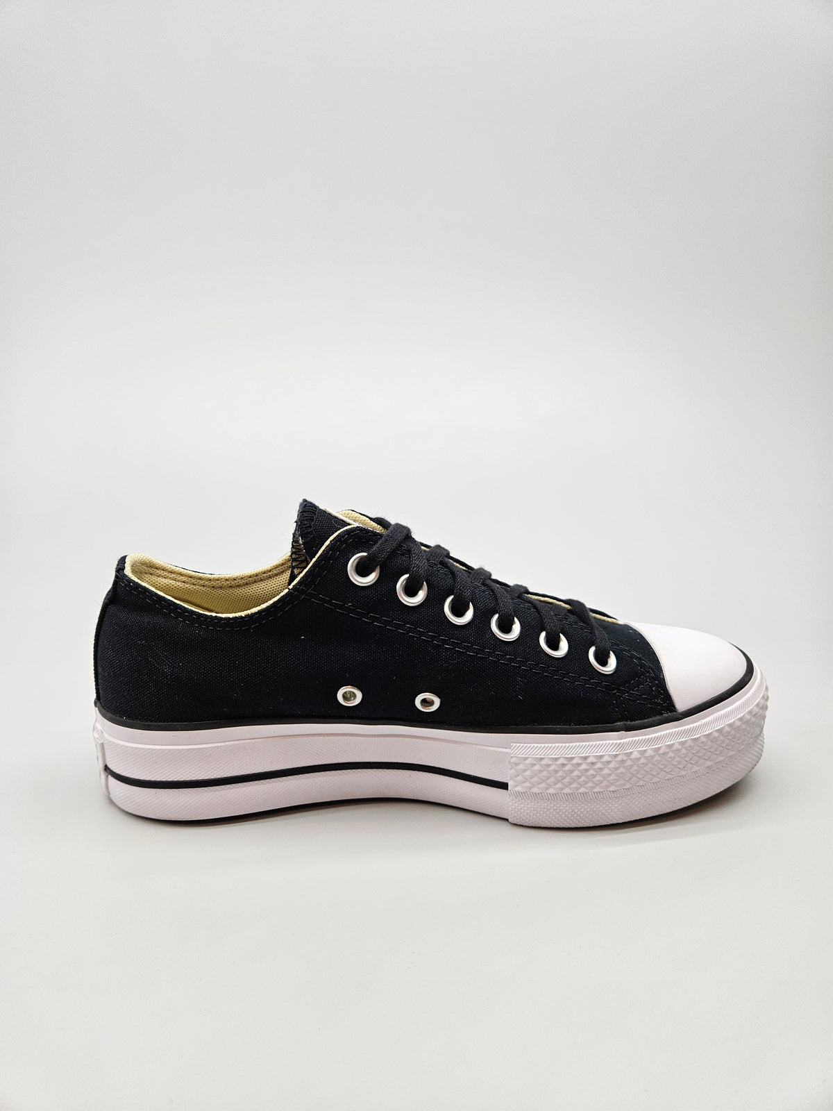 CONVERSE NOVI ORIGINAL PATIKI BR 37.5