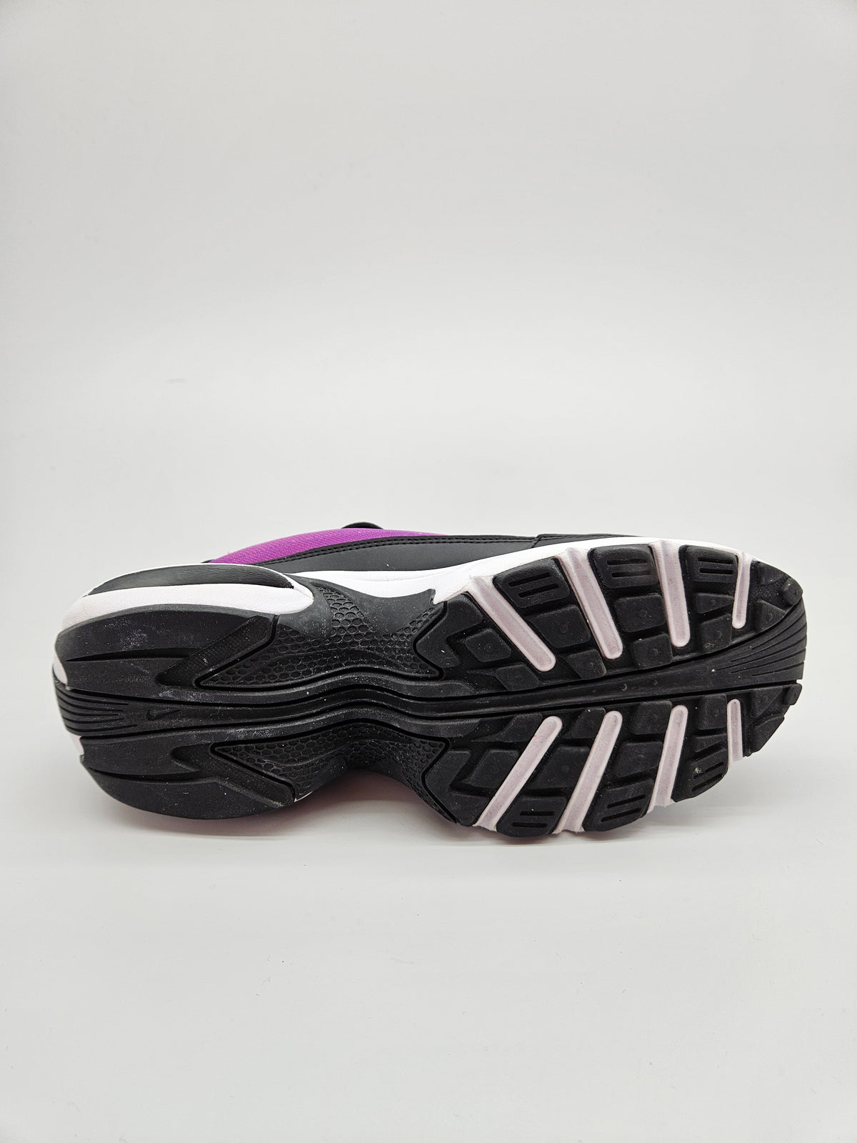 NIKE AIRMAX NOVI ORIGINAL PATIKI BR 39