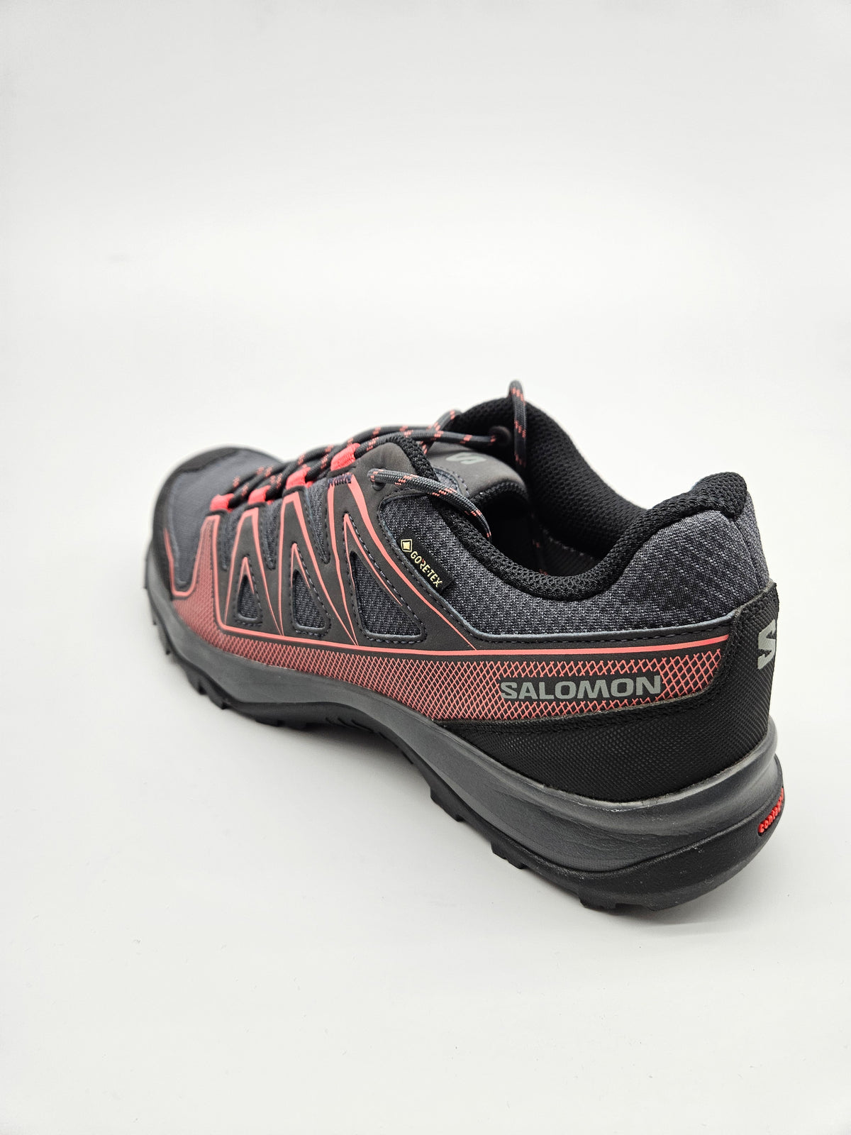 SALOMON GORETEX NOVI ORIGINAL PATIKI BR 40.5