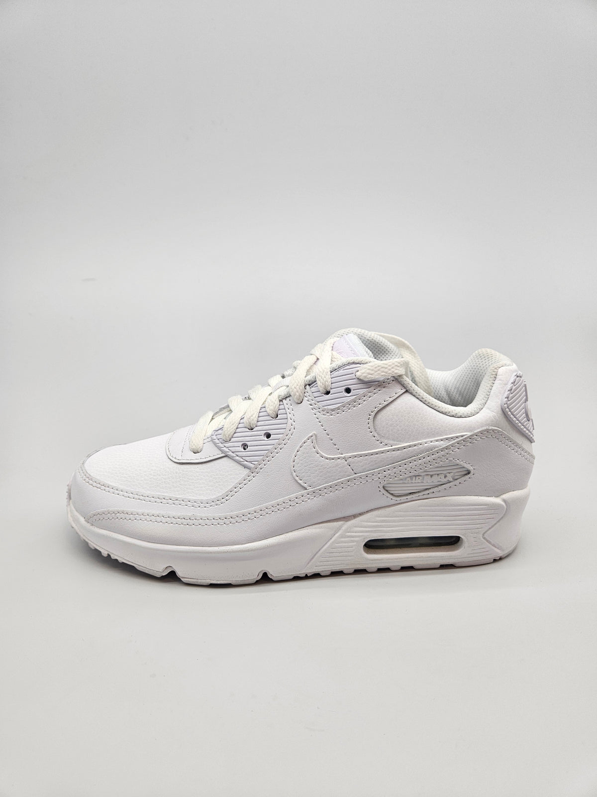 NIKE AIRMAX NOVI ORIGINAL PATIKI BR 38