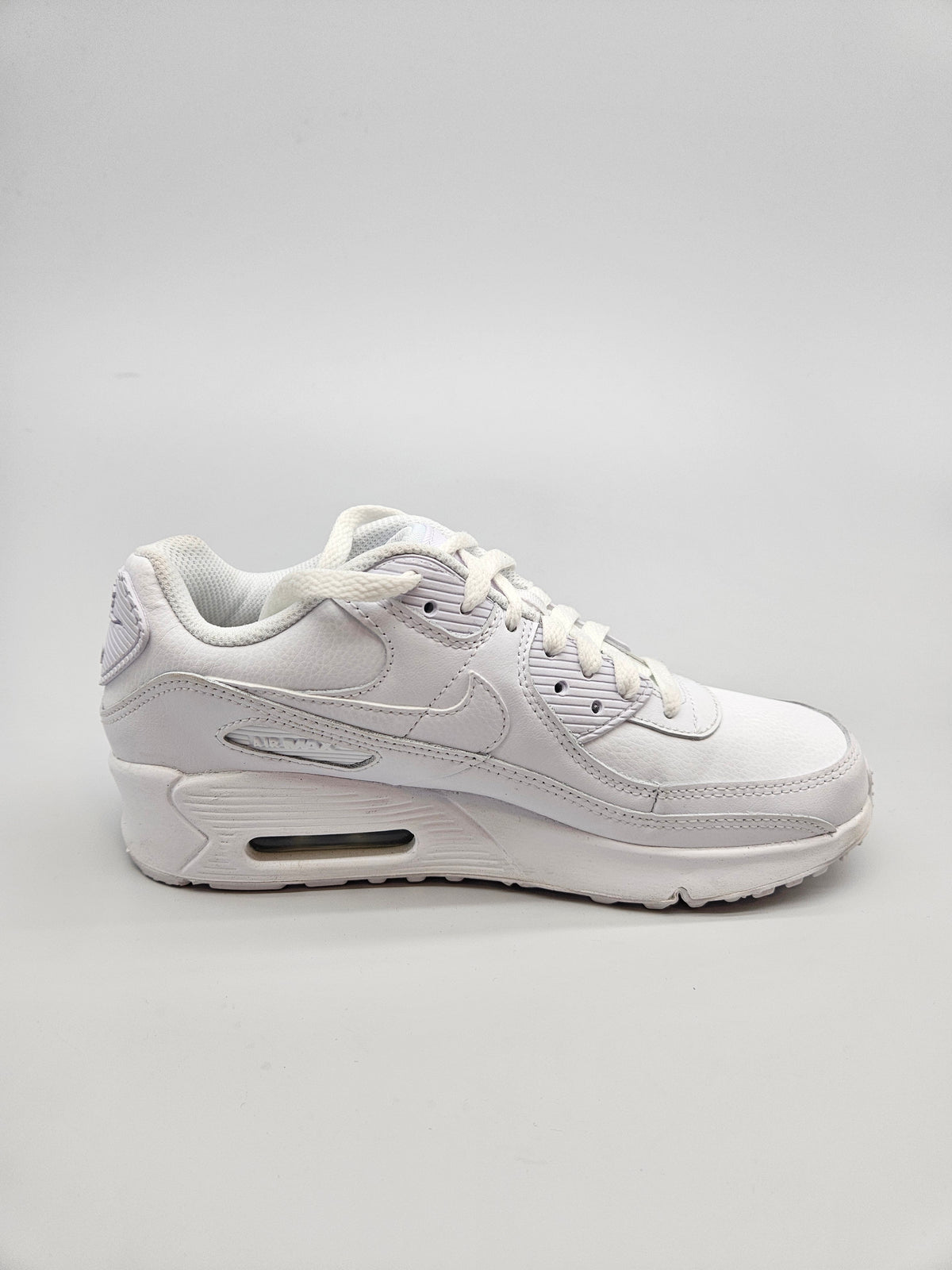 NIKE AIRMAX NOVI ORIGINAL PATIKI BR 38