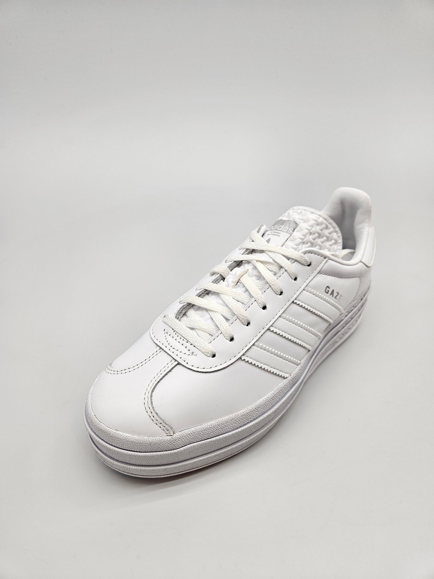 ADIDAS GAZZELE NOVI ORIGINAL PATIKI BR 40