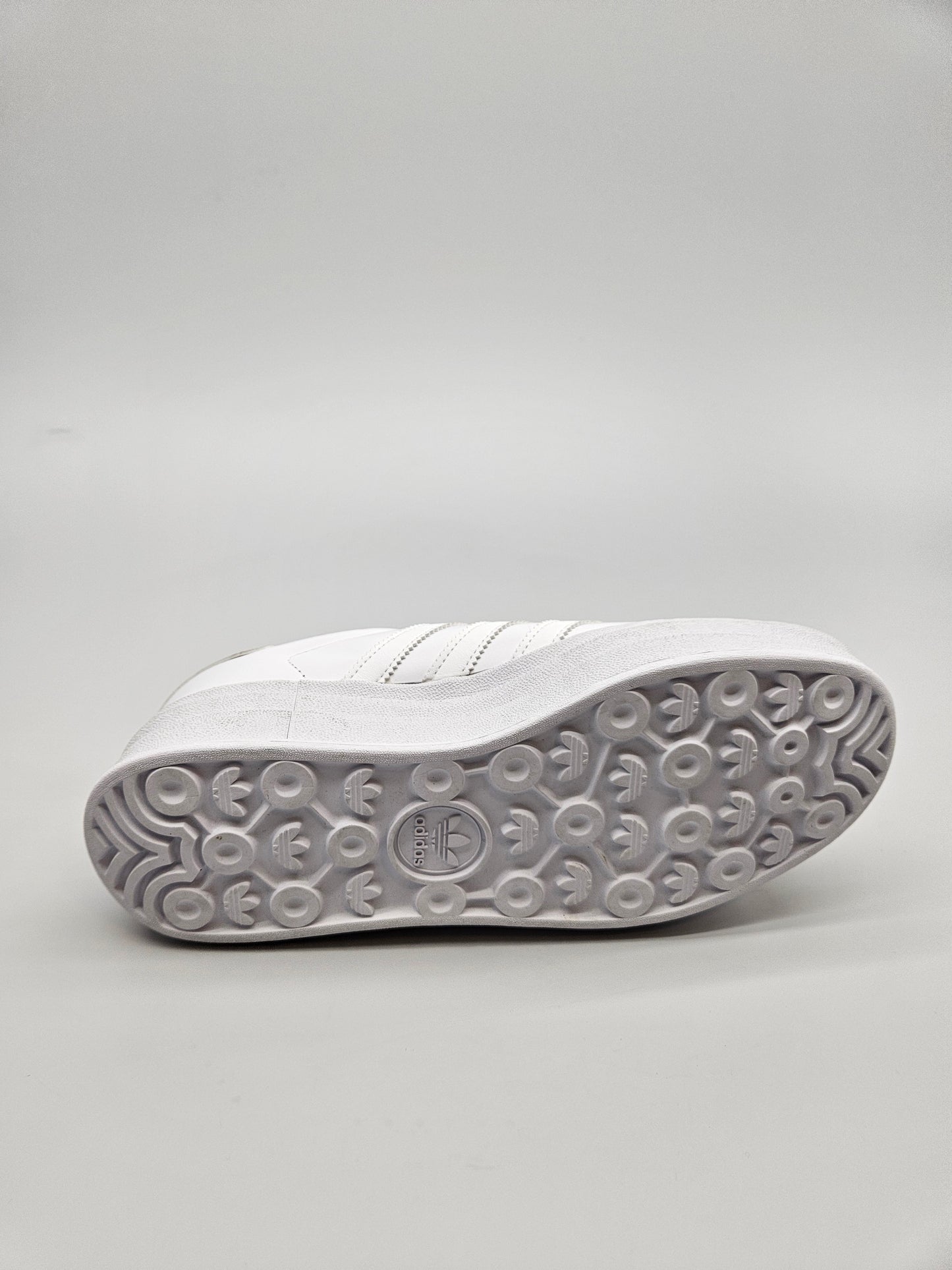 ADIDAS GAZZELE NOVI ORIGINAL PATIKI BR 40