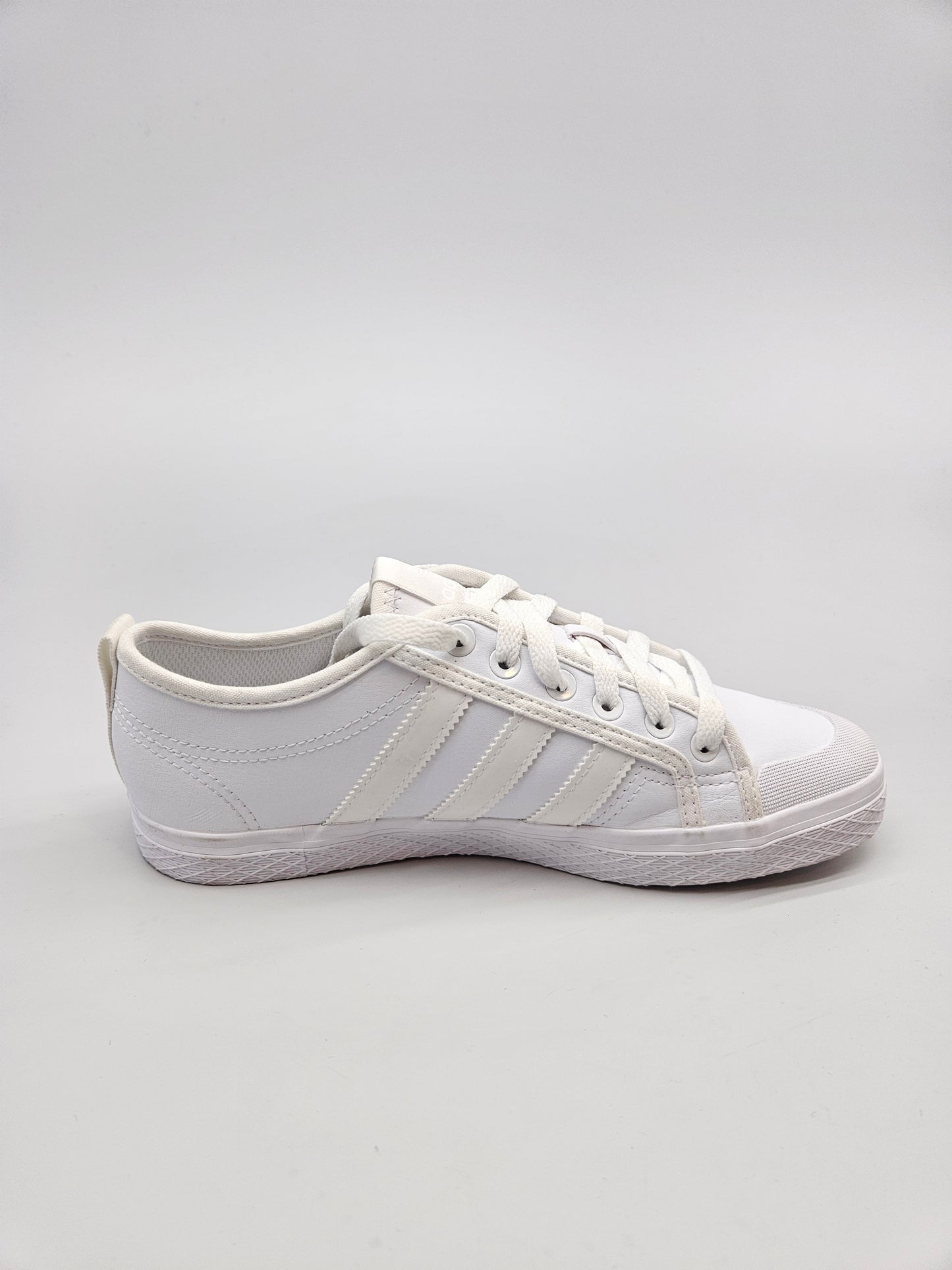 ADIDAS NOVI ORIGINAL PATIKI BR 39