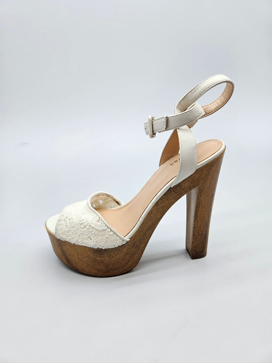 GUESS ORIGINAL SANDALKI BR 39