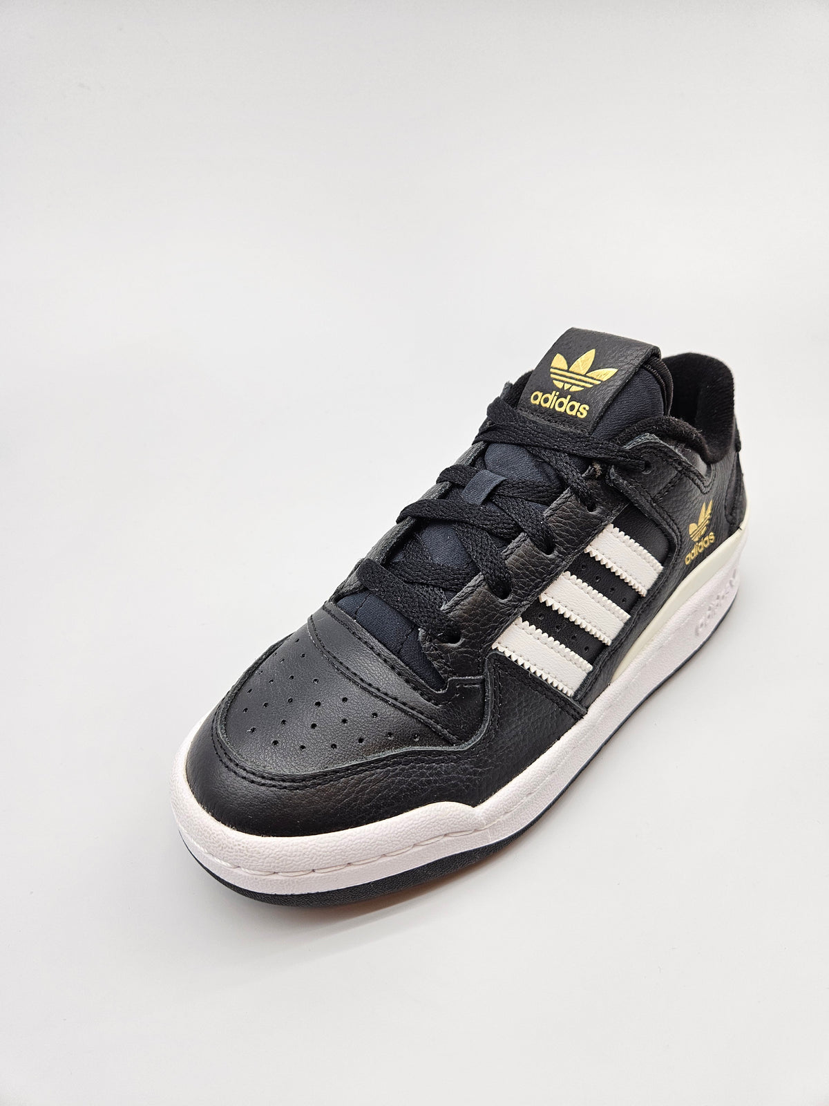 ADIDAS NOVI ORIGINAL PATIKI BR 36.5