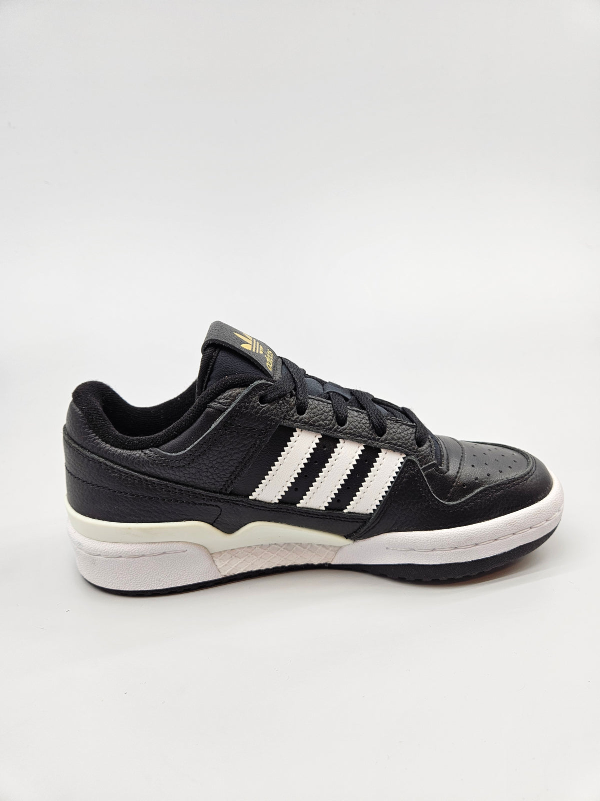 ADIDAS NOVI ORIGINAL PATIKI BR 36.5