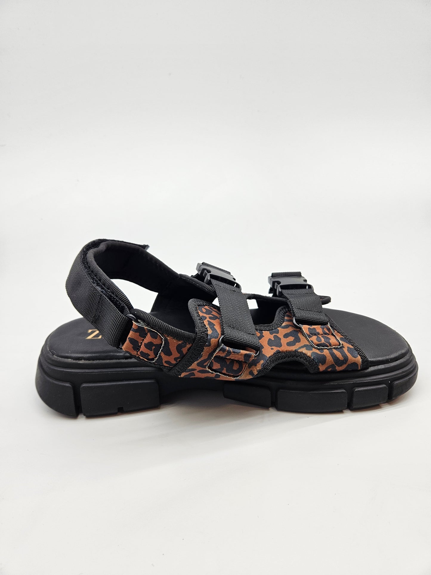 ZIZZI NOVI ORIGINAL SANDALKI BR 40