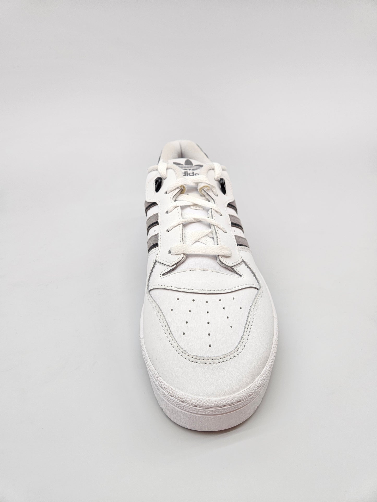 ADIDAS NOVI ORIGINAL PATIKI BR 43