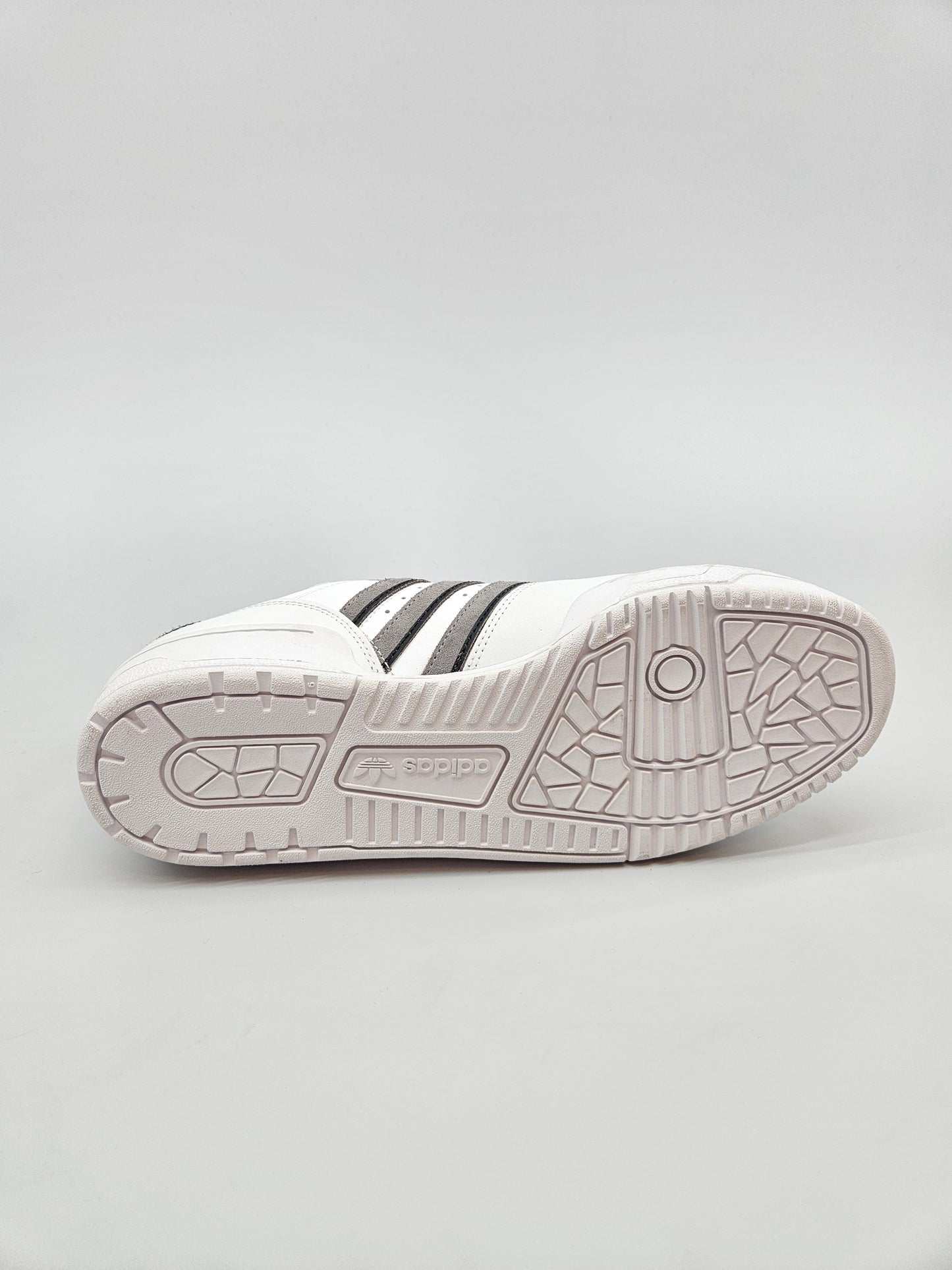 ADIDAS NOVI ORIGINAL PATIKI BR 43