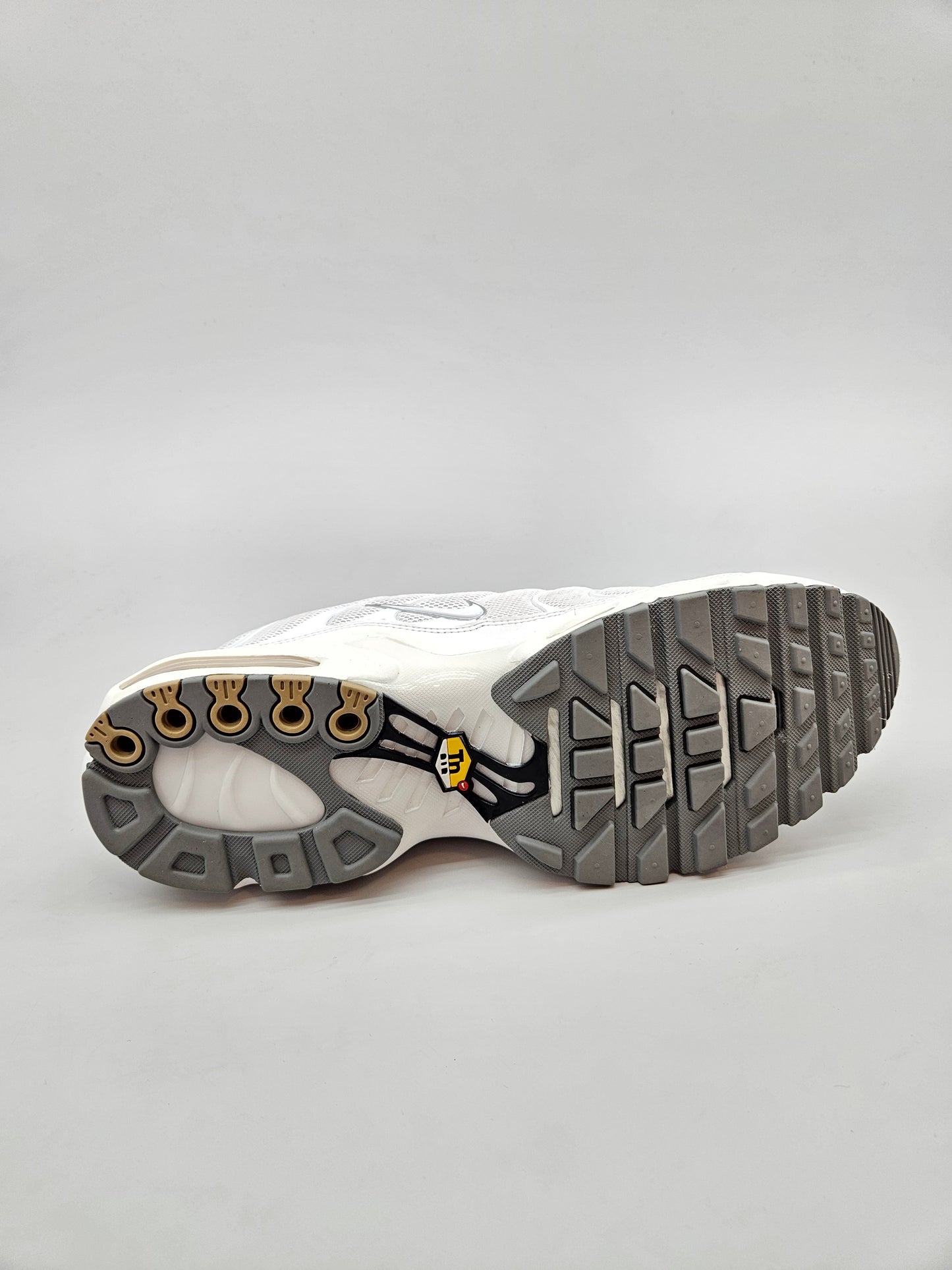 NIKE AIRMAX NOVI ORIGINAL PATIKI BR 47