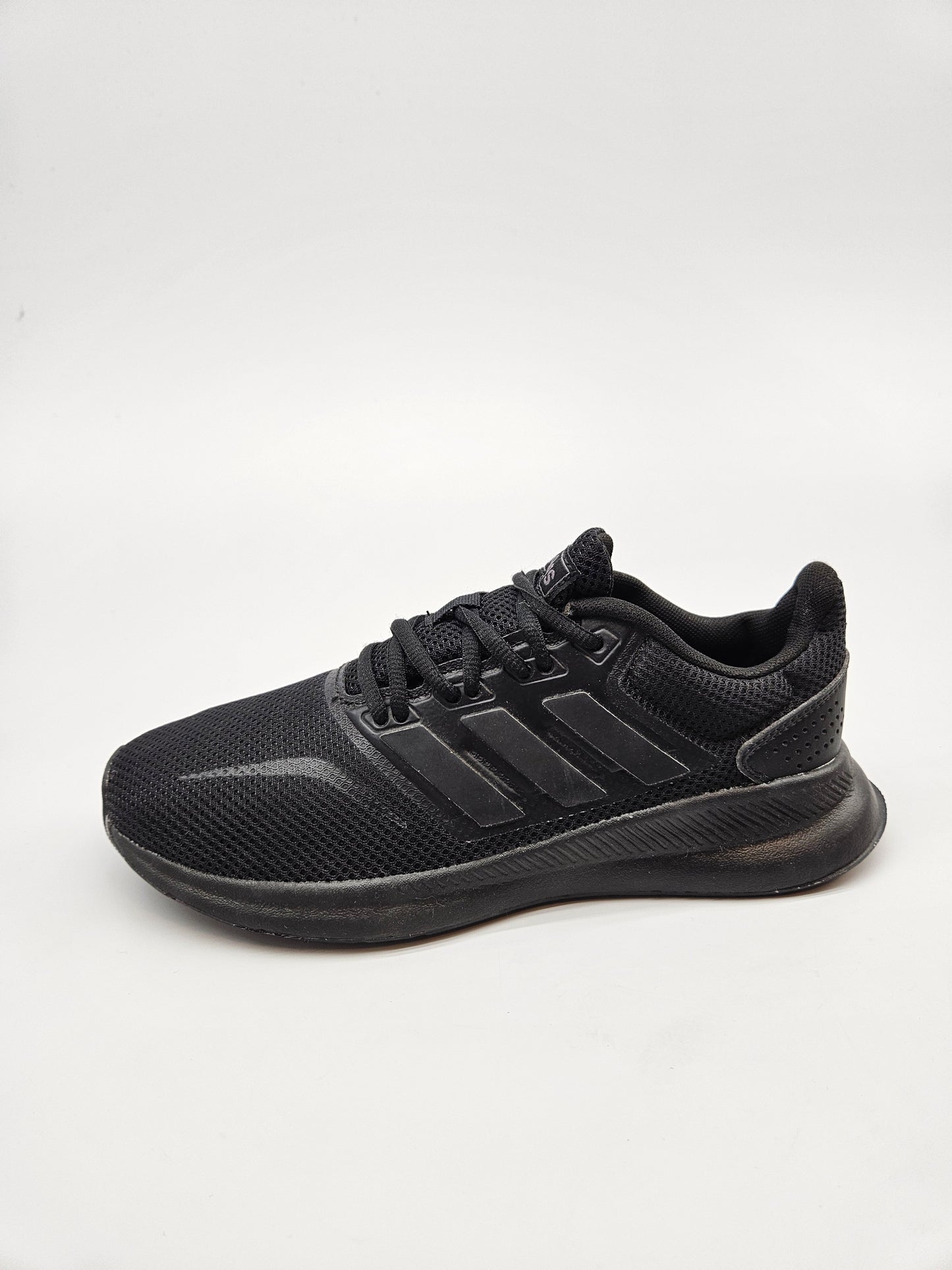ADIDAS NOVI ORIGINAL PATIKI BR 37