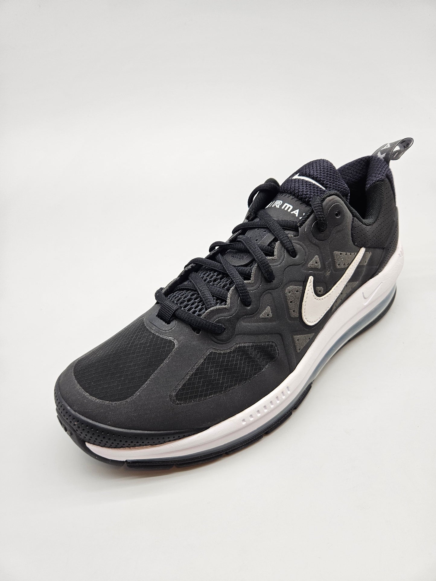 NIKE AIRMAX NOVI ORIGINAL PATIKI BR 45