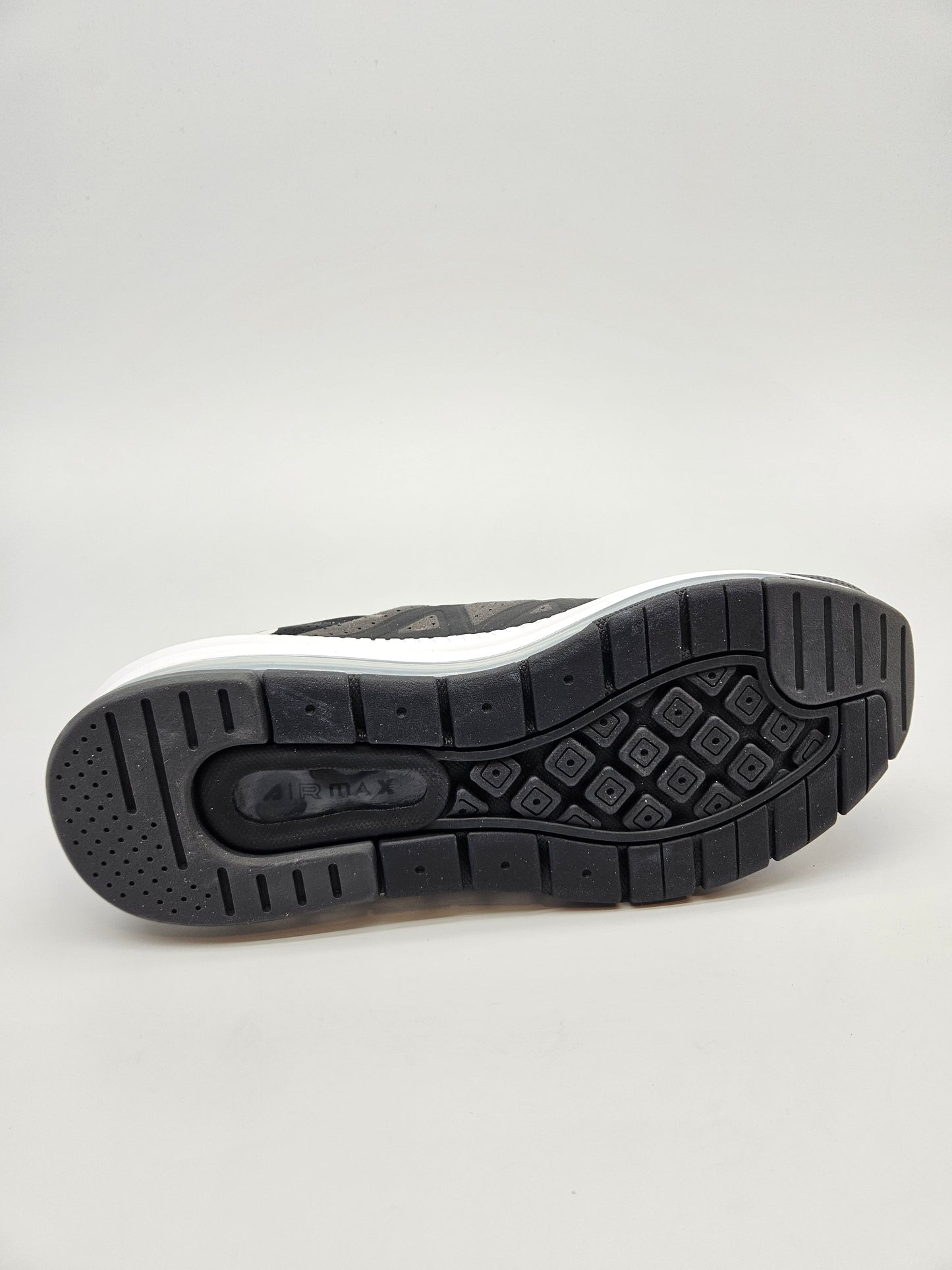 NIKE AIRMAX NOVI ORIGINAL PATIKI BR 45