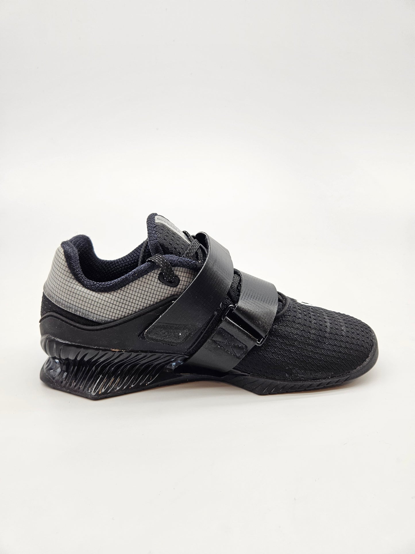 NIKE NOVI ORIGINAL PATIKI BR 39