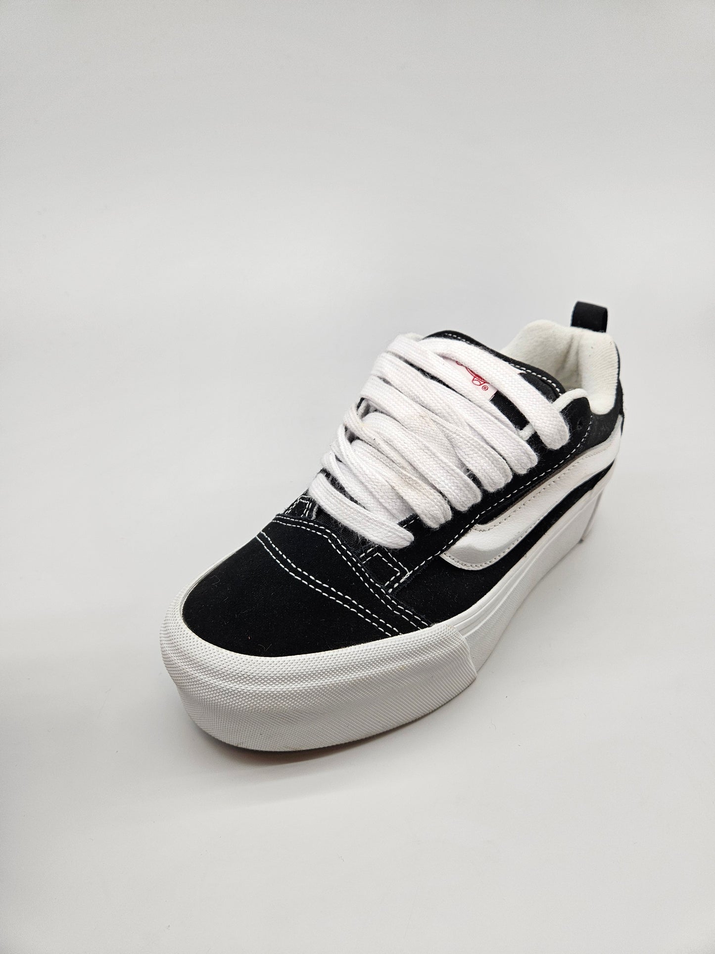 VANS NOVI ORIGINAL PATIKI BR 39