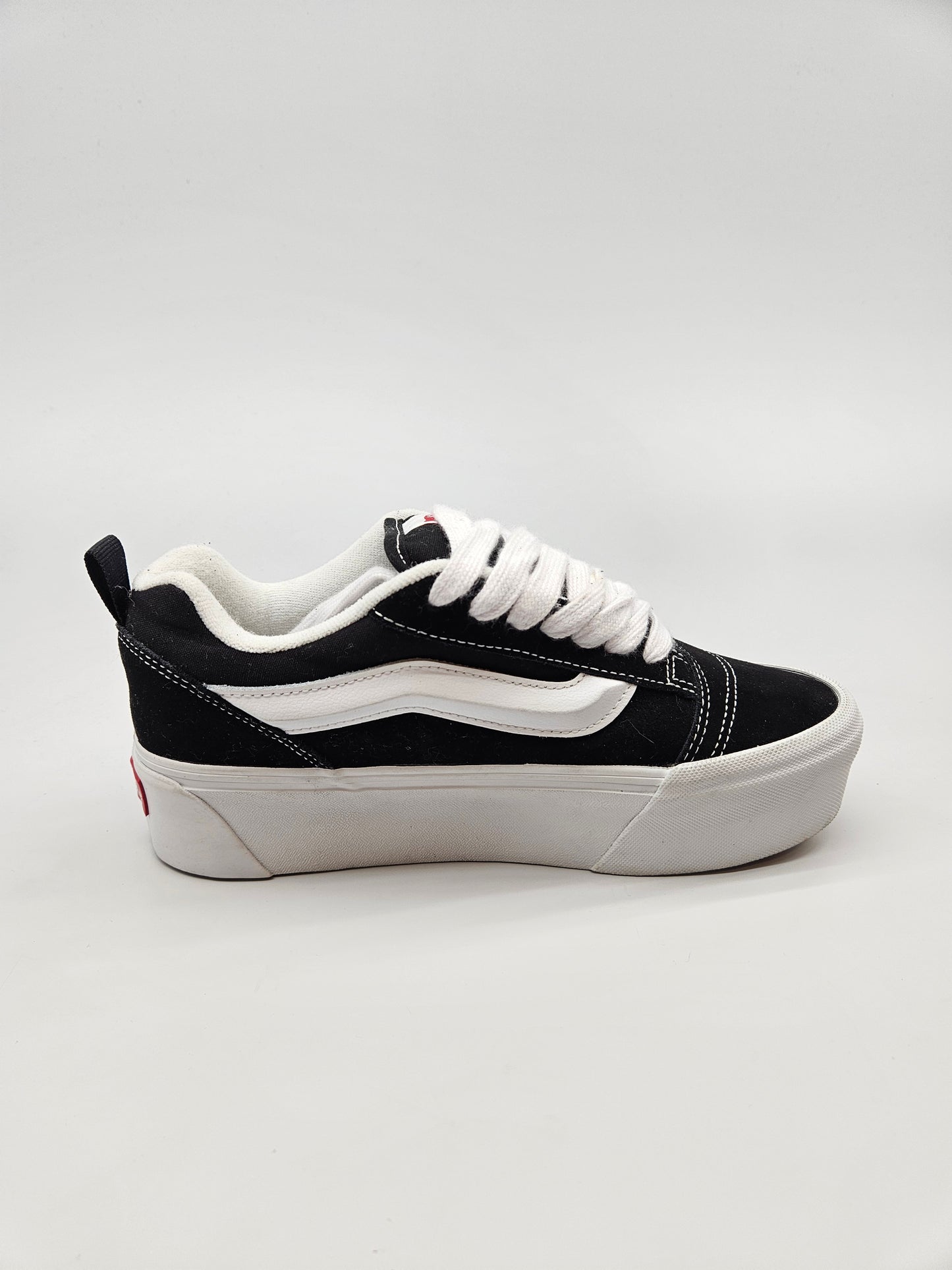 VANS NOVI ORIGINAL PATIKI BR 39