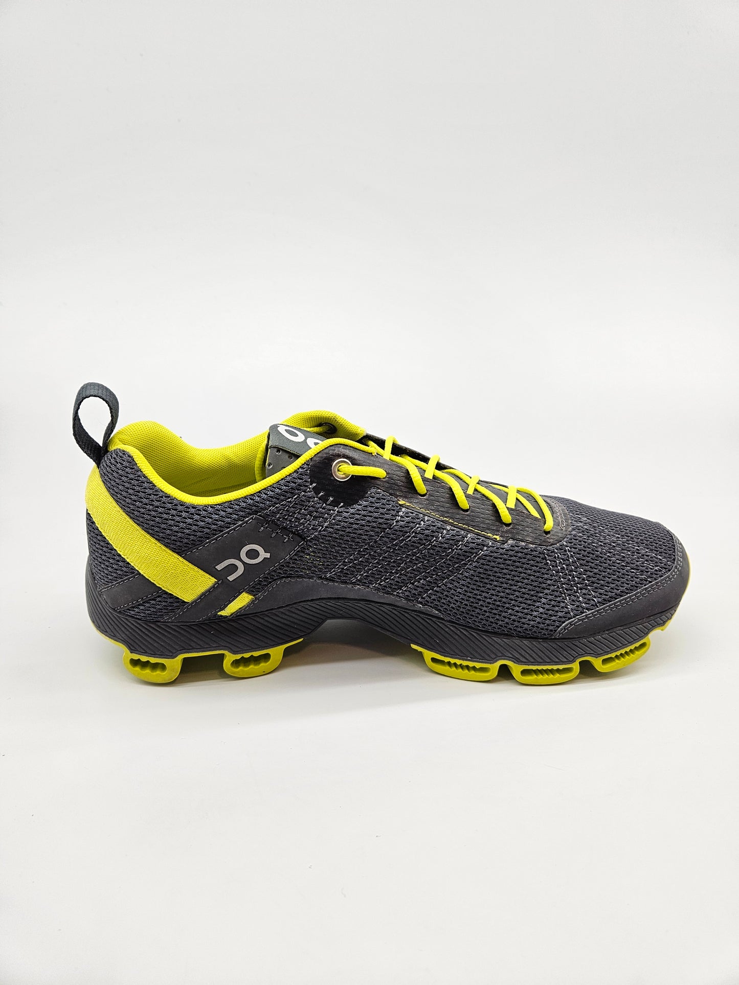 ON RUNNING ORIGINAL PATIKI BR 42.5