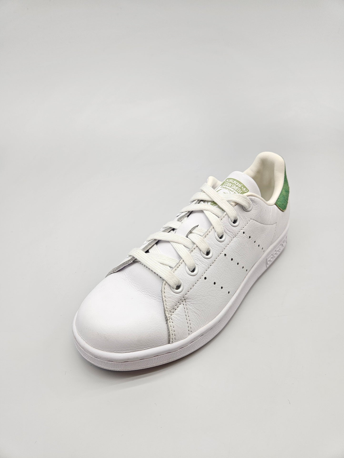 ADIDAS NOVI ORIGINAL PATIKI BR 37