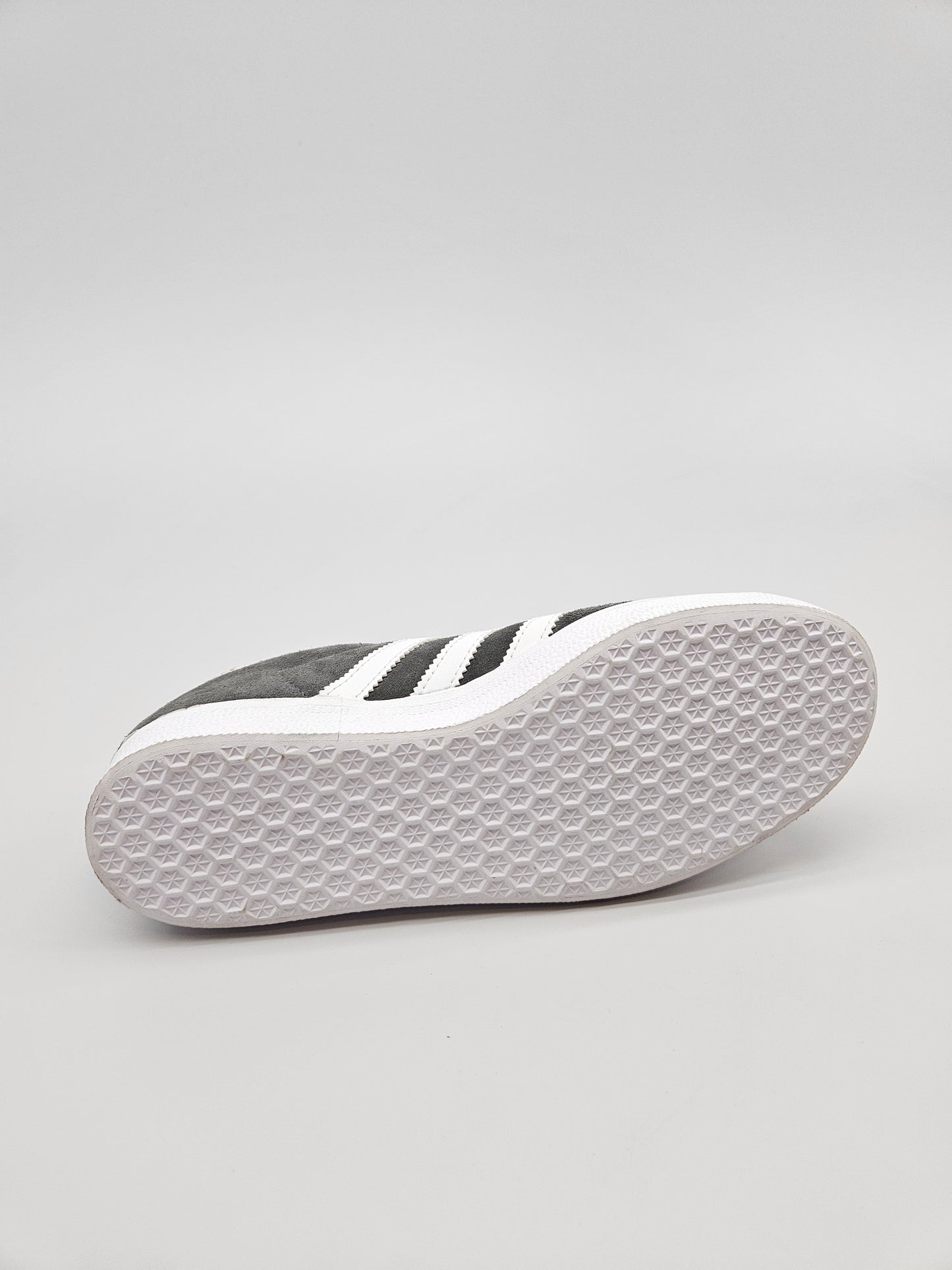 ADIDAS GAZZELE NOVI ORIGINAL PATIKI BR 38