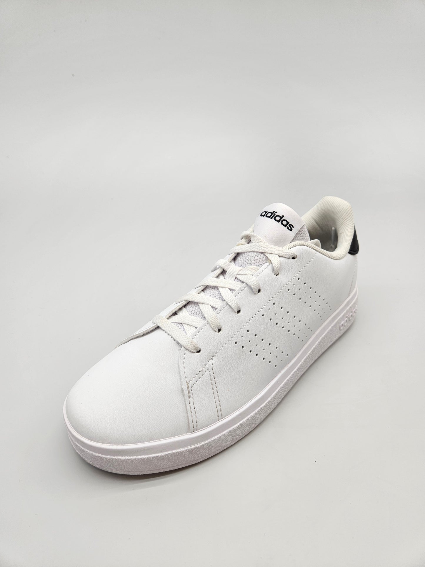 ADIDAS NOVI ORIGINAL PATIKI BR 38.5