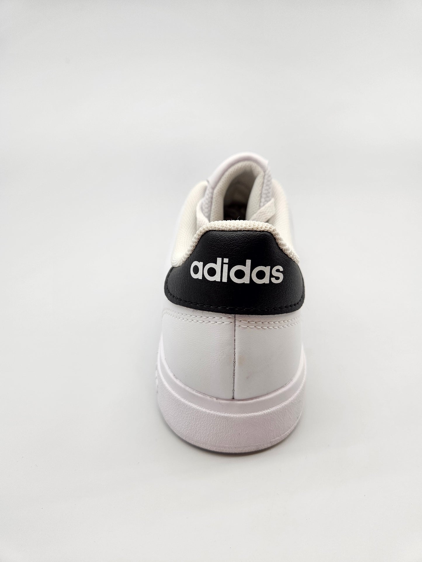 ADIDAS NOVI ORIGINAL PATIKI BR 38.5