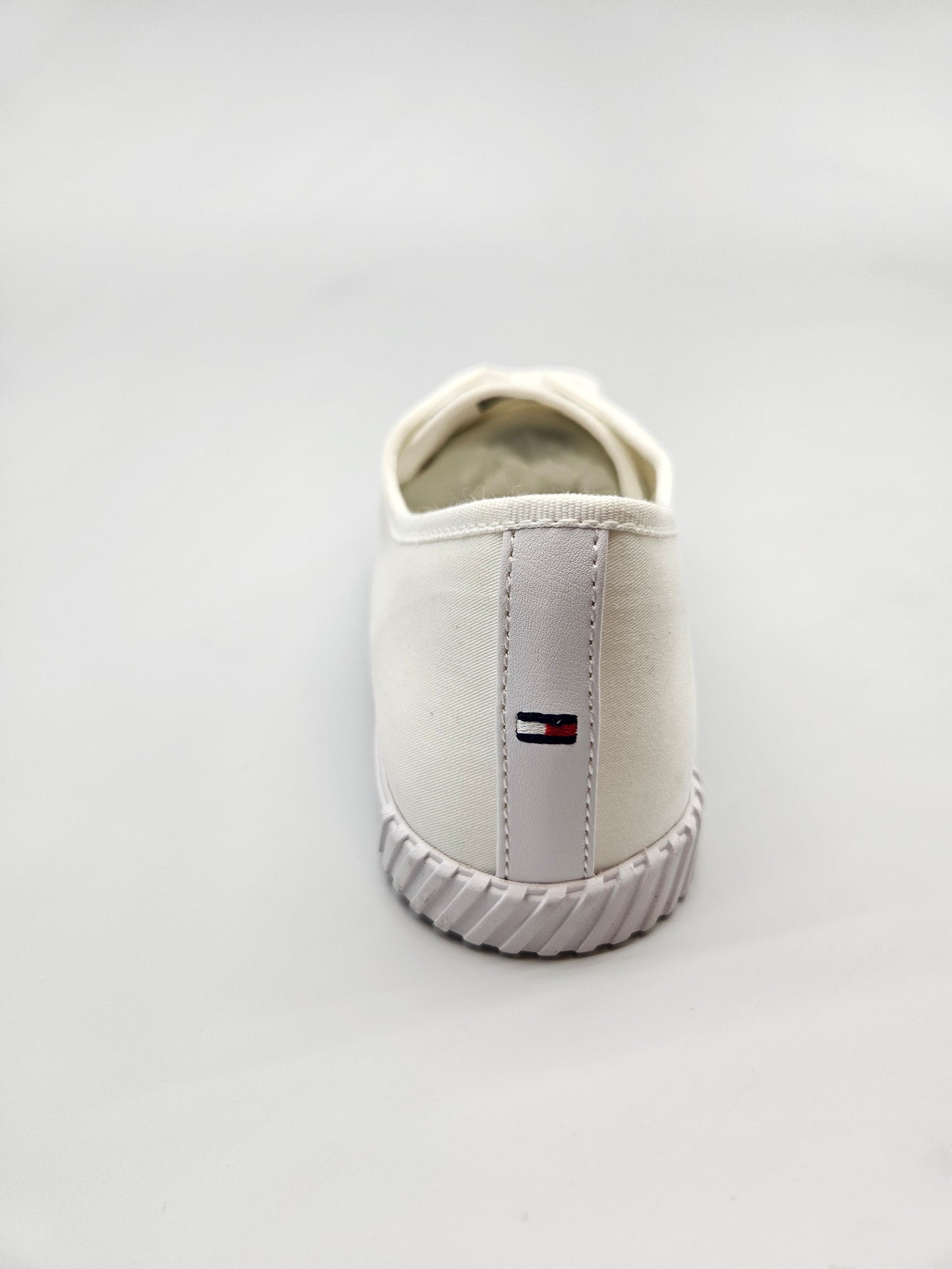 TOMMY HILFIGER NOVI ORIGINAL PATIKI BR 40