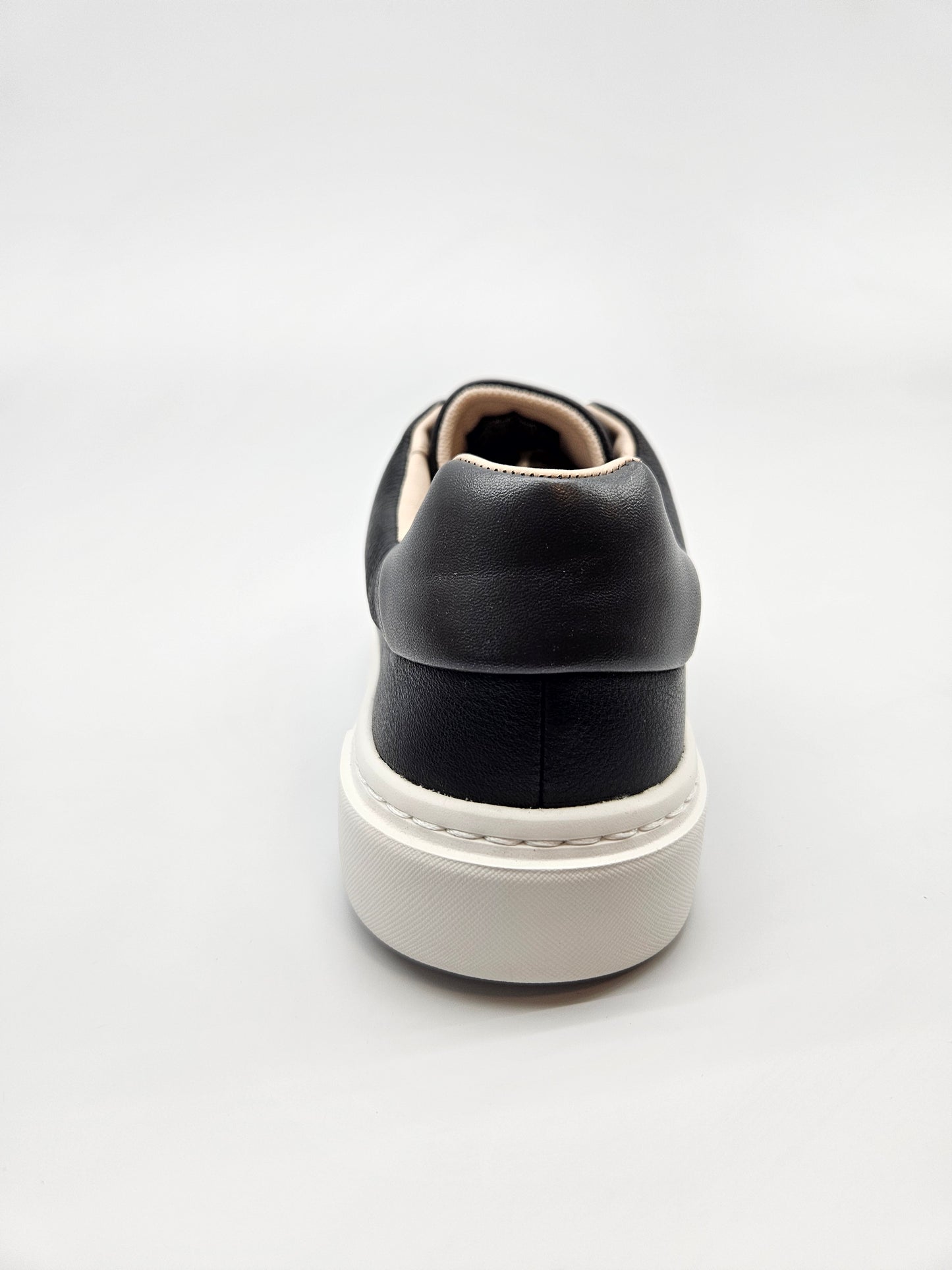 CALVIN KLEIN NOVI ORIGINAL PATIKI BR 39