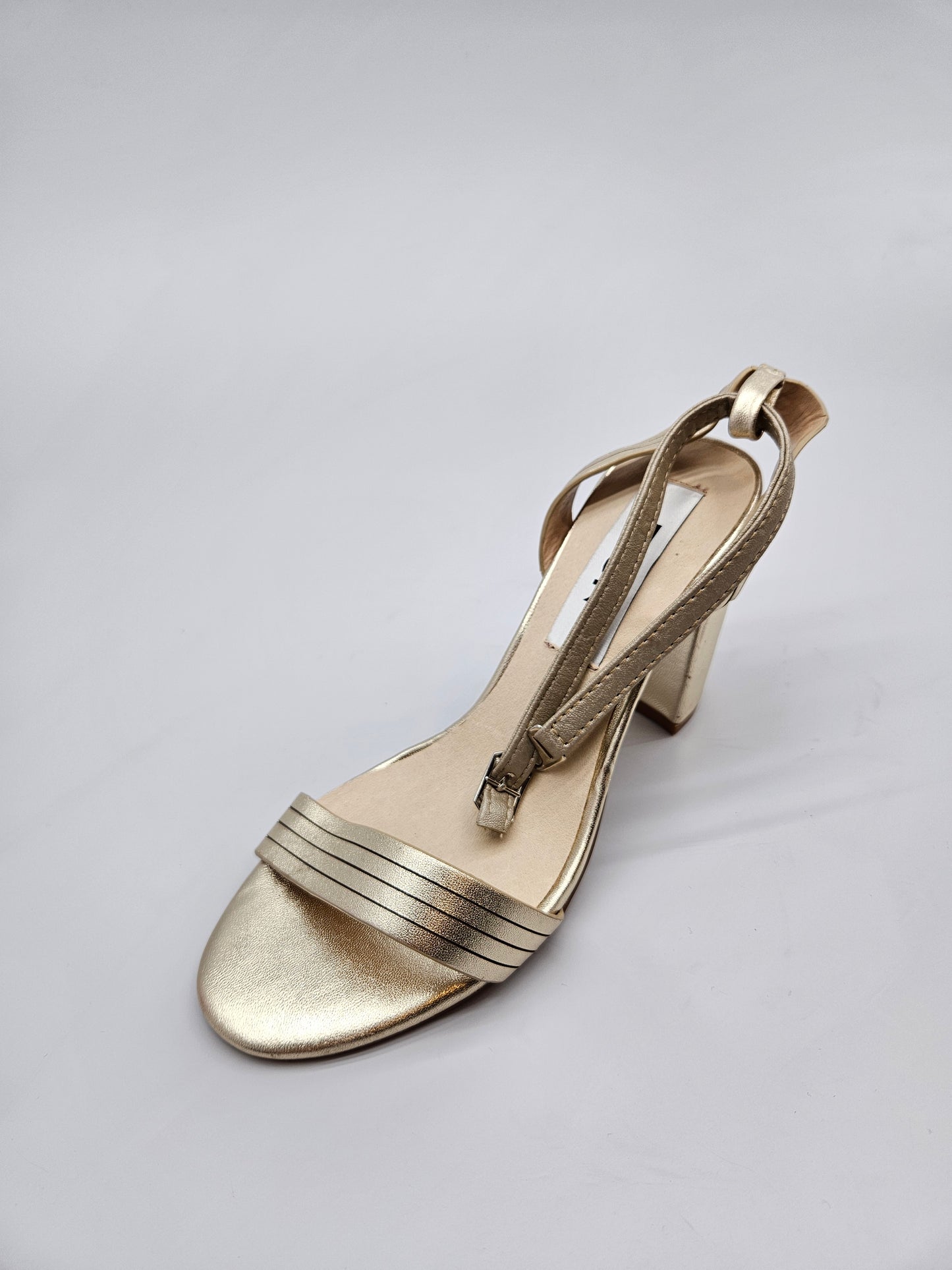 ZIGN NOVI ORIGINAL SANDALKI BR 37