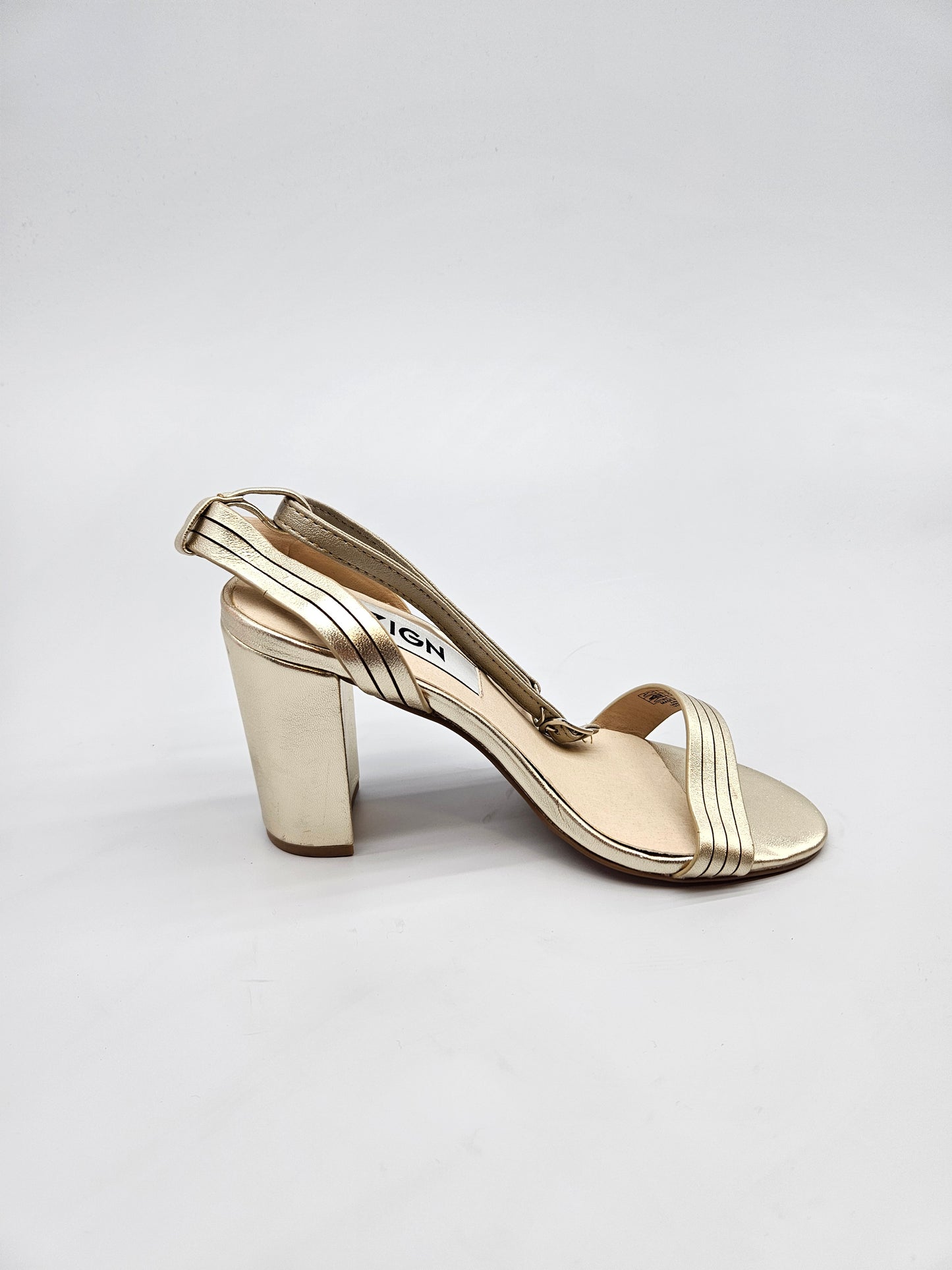 ZIGN NOVI ORIGINAL SANDALKI BR 37