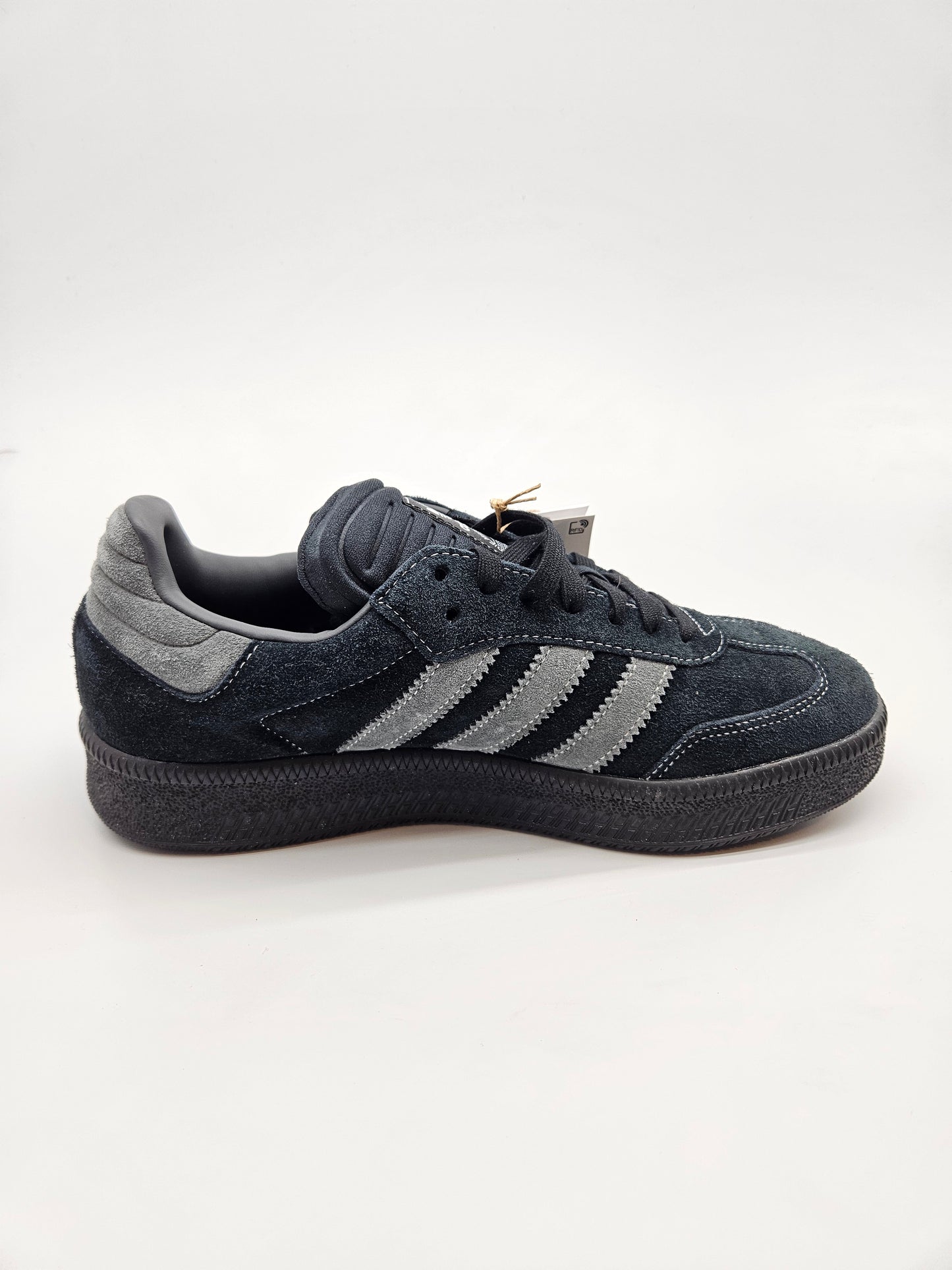 ADIDAS NOVI ORIGINAL PATIKI BR 45