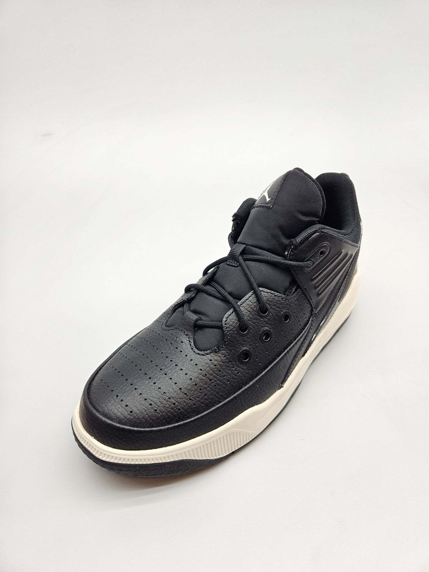 NIKE JORDAN NOVI ORIGINAL PATIKI BR 39