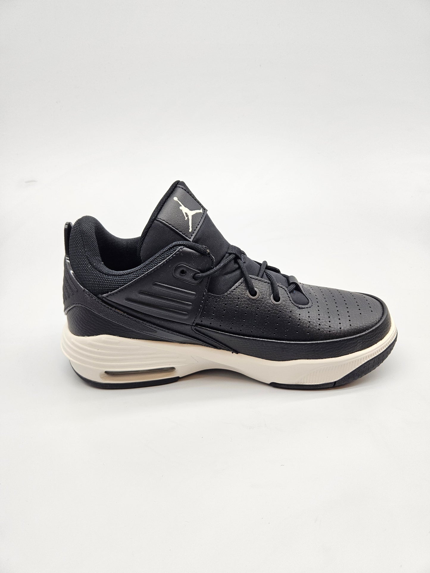 NIKE JORDAN NOVI ORIGINAL PATIKI BR 39