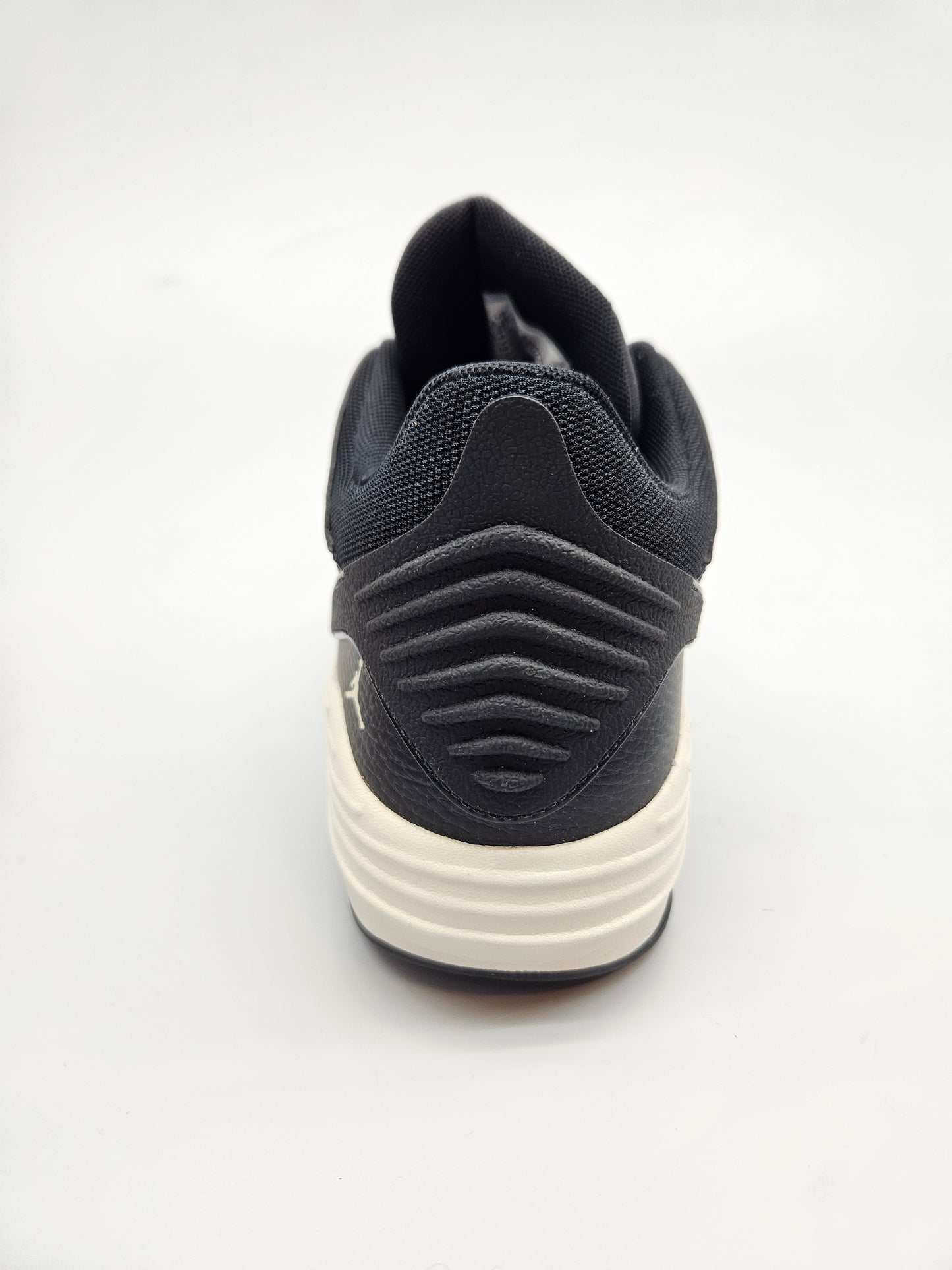 NIKE JORDAN NOVI ORIGINAL PATIKI BR 39