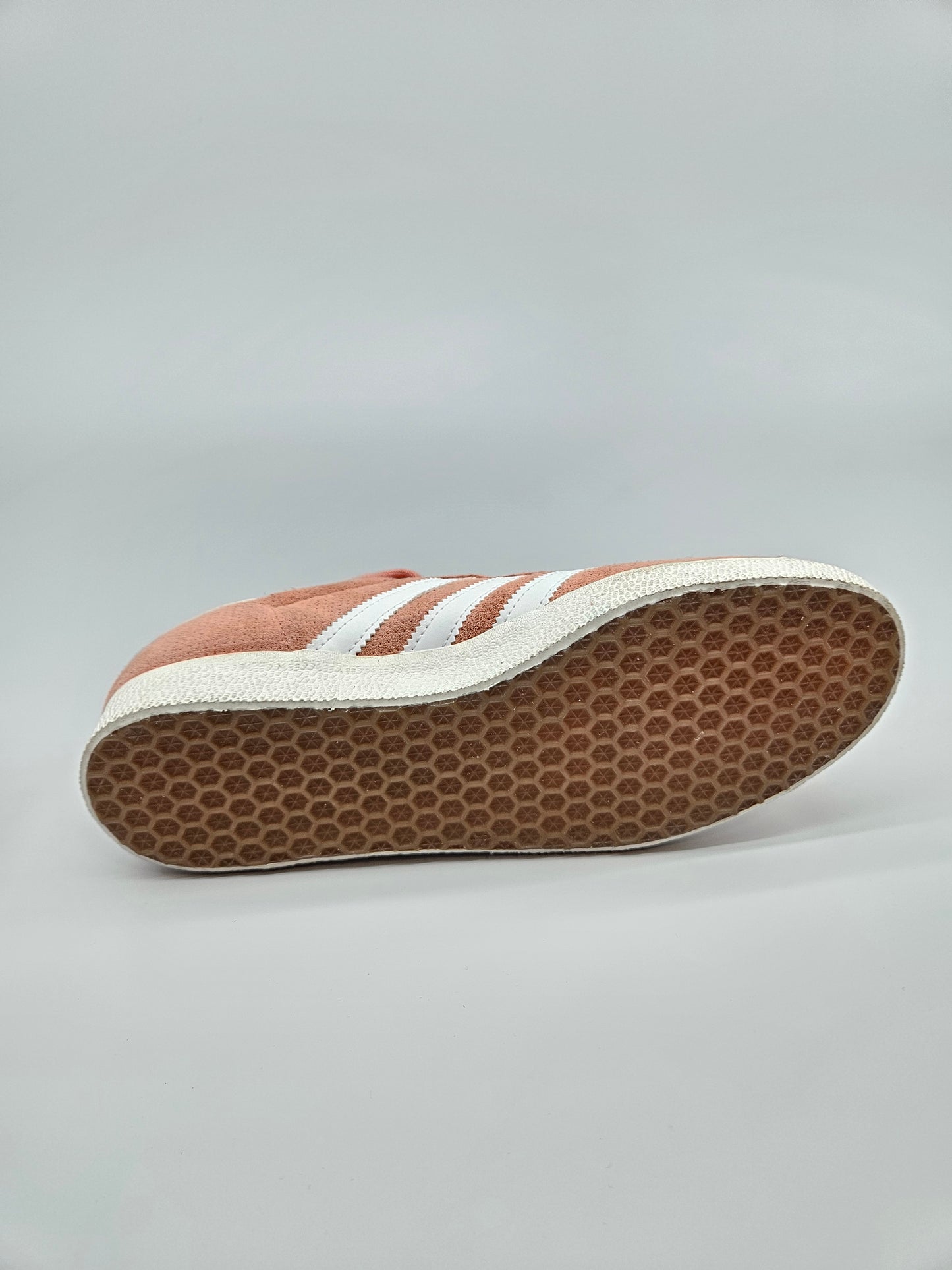 ADIDAS GAZZELE NOVI ORIGINAL PATIKI BR 39