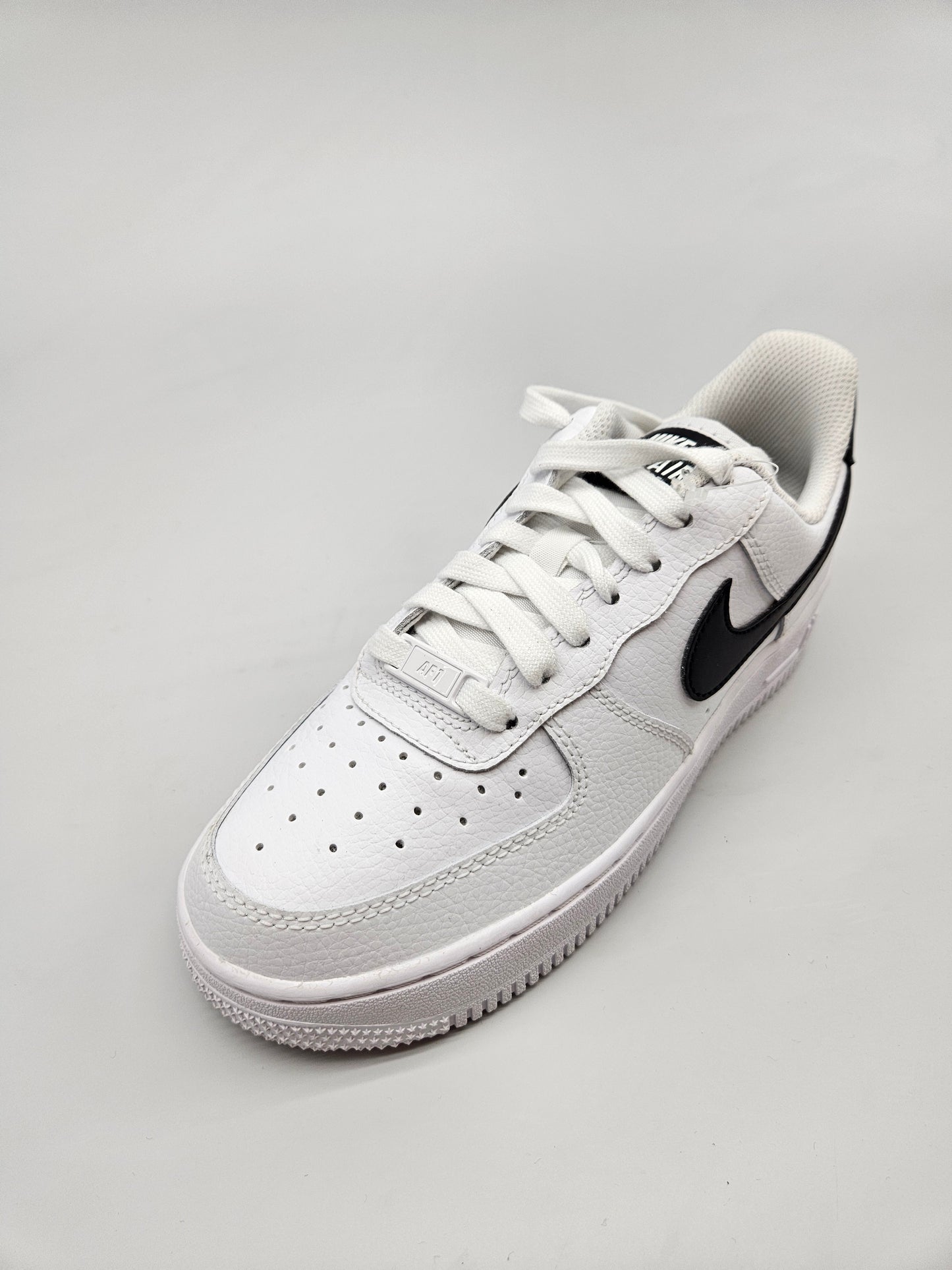 NIKE AF1 NOVI ORIGINAL PATIKI BR 36.5