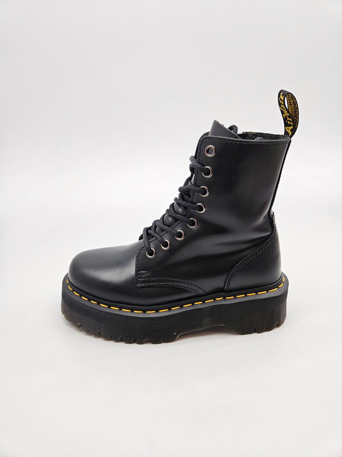 DR MARTENS NOVI ORIGINAL KOZNI CIZMI BR 36