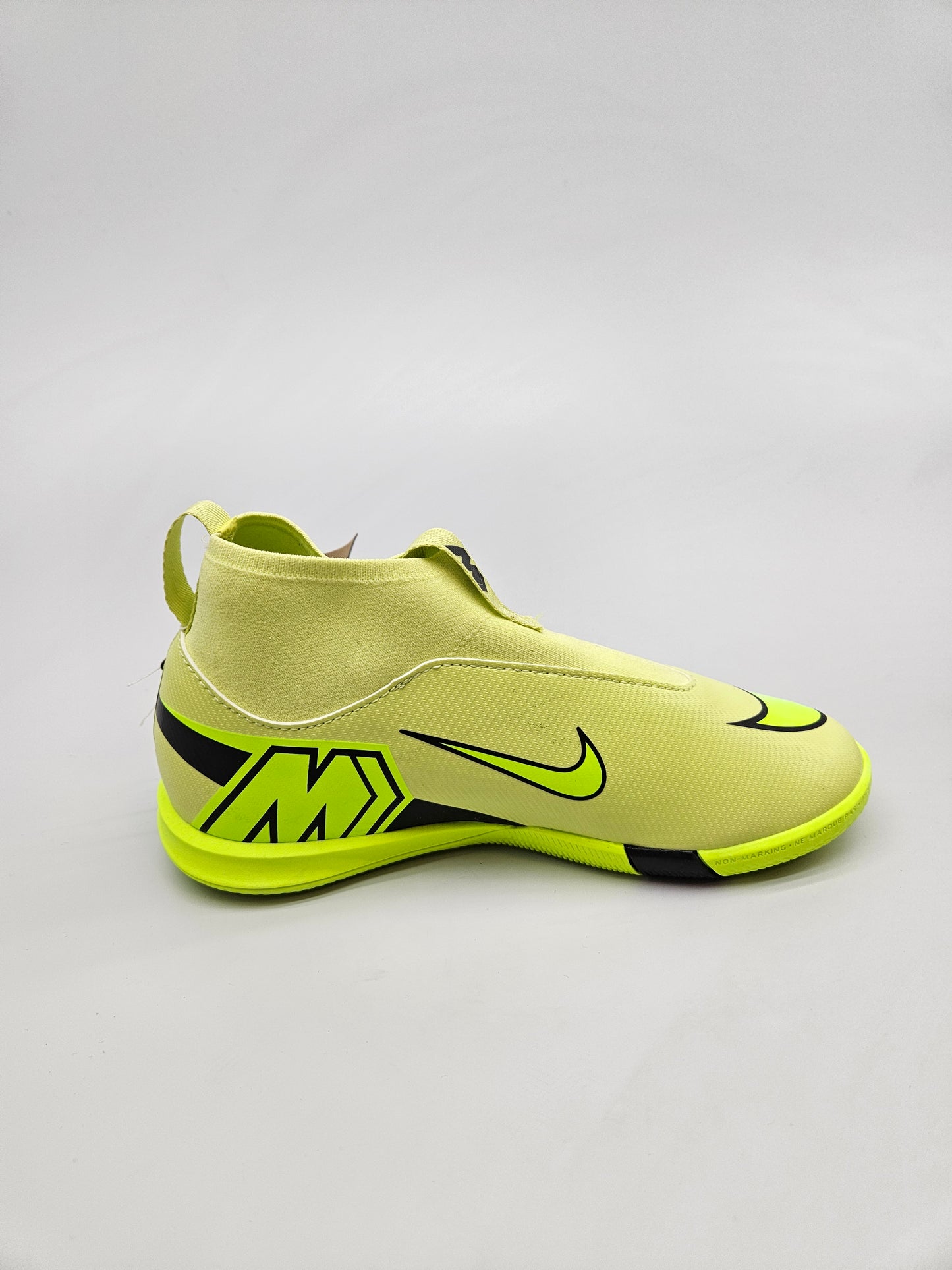 NIKE NOVI ORIGINAL PATIKI BR 35