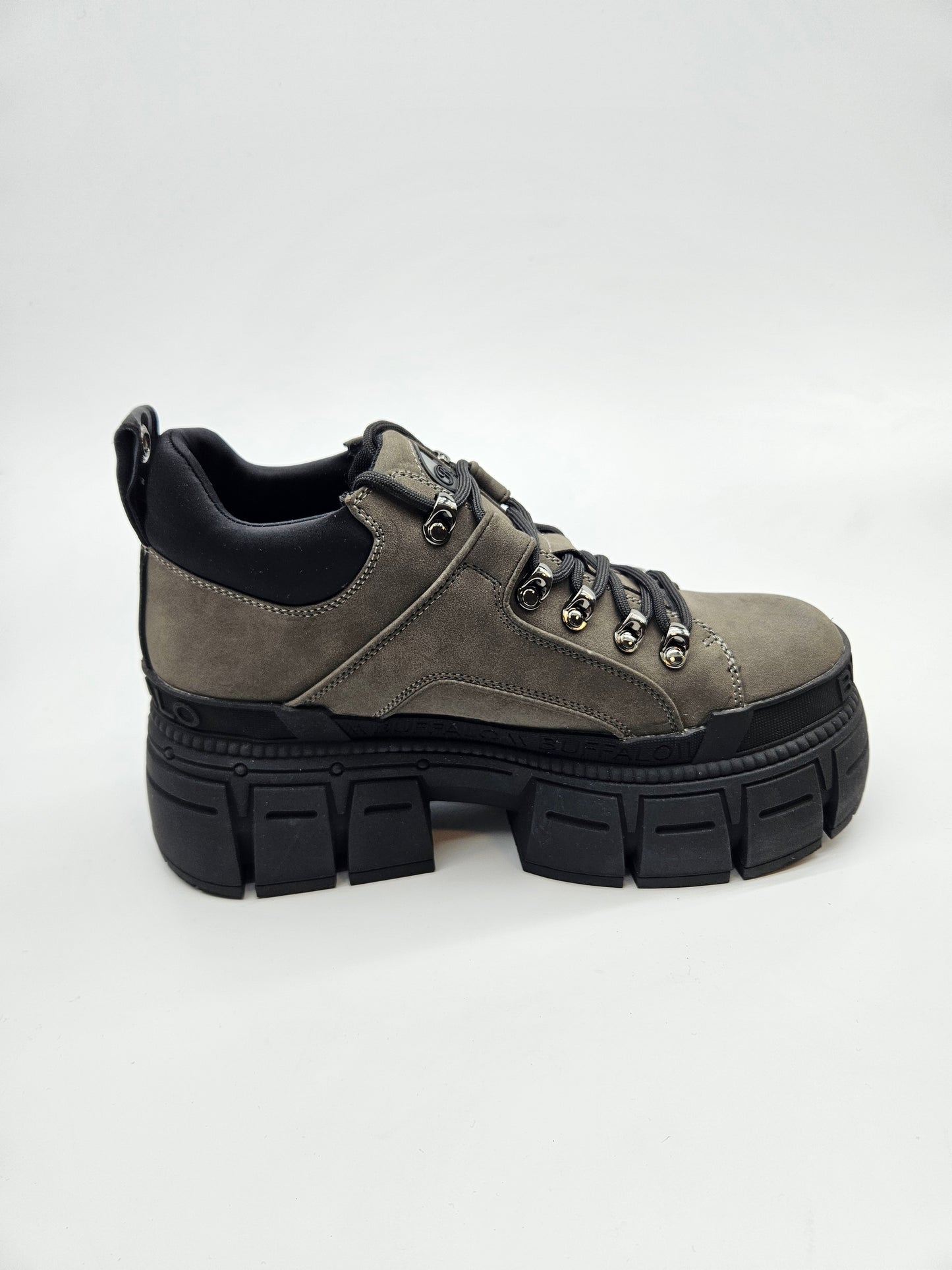 BUFFALO NOVI ORIGINAL PATIKI BR 42