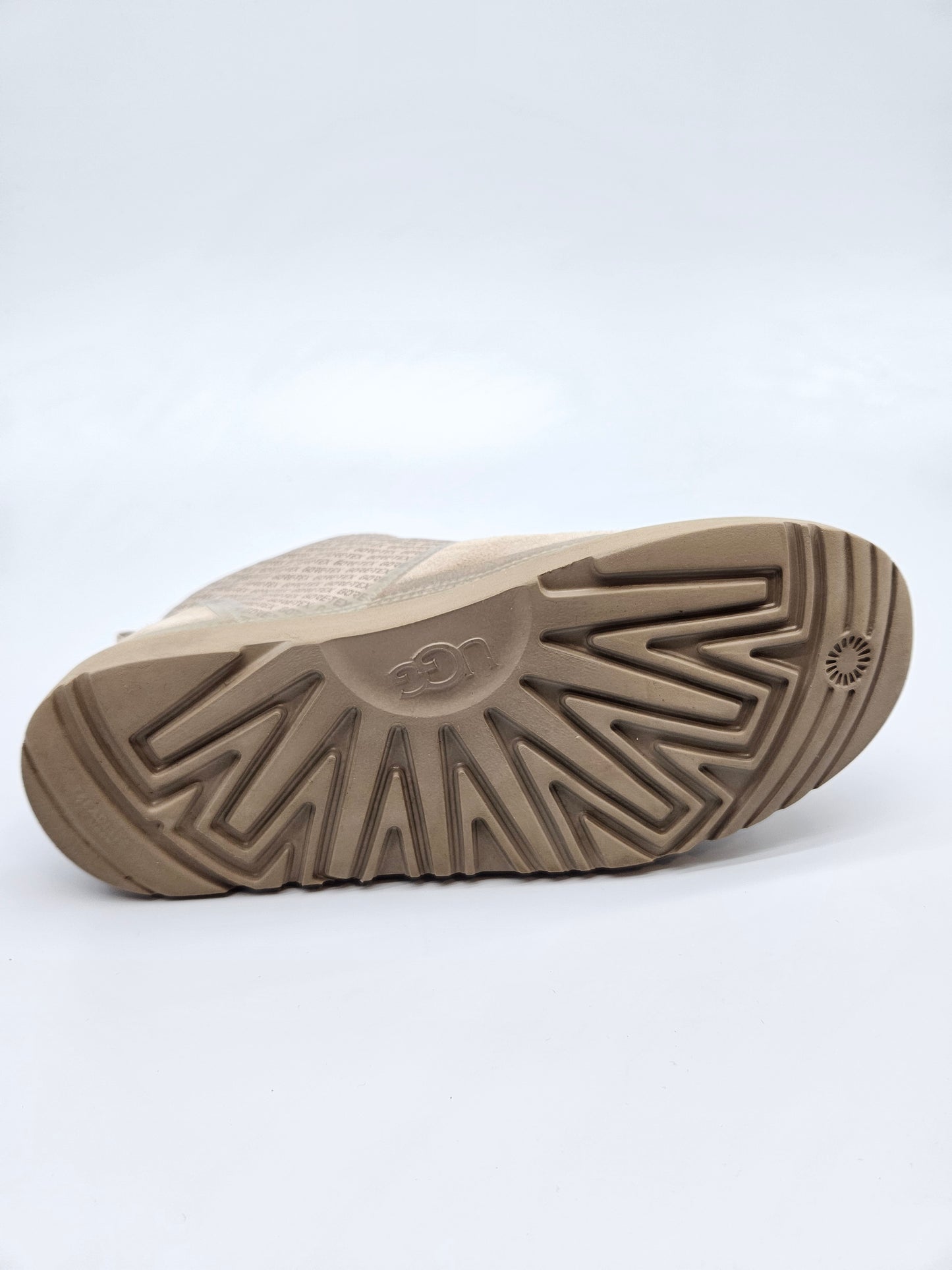 UGG GORETEX ORIGINAL CEVLI BR 42