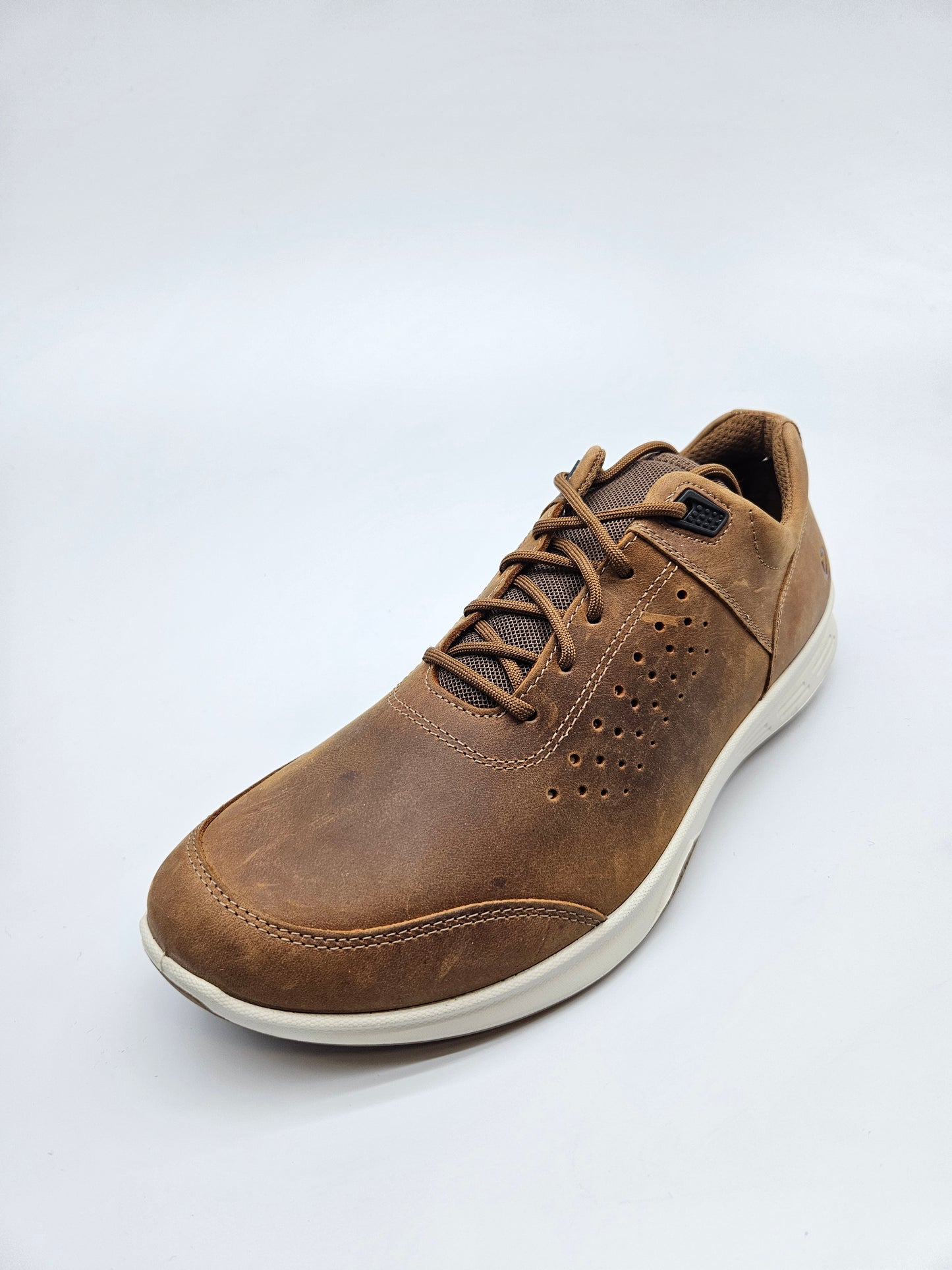 ECCO NOVI ORIGINAL PATIKI BR 42