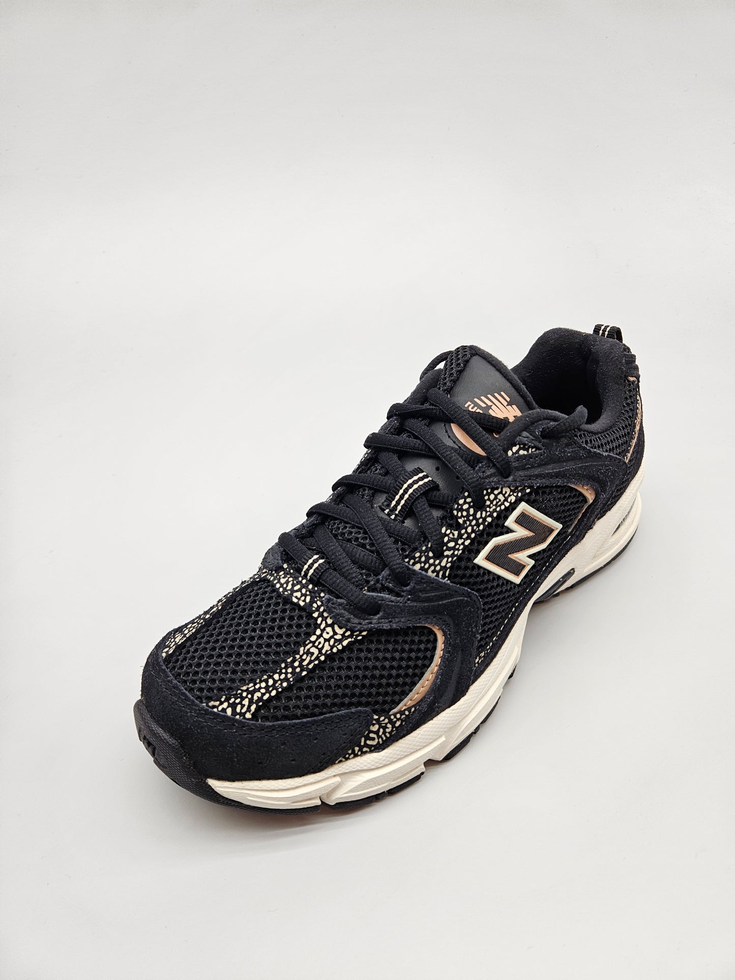 NEW BALANCE ORIGINAL PATIKI 38.4