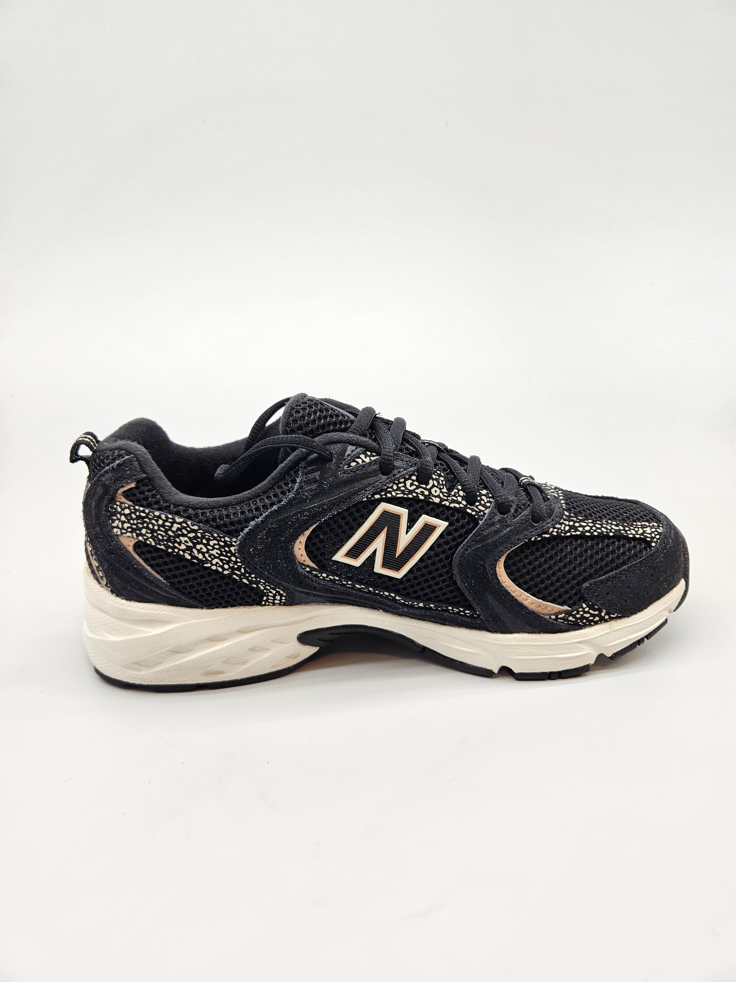 NEW BALANCE ORIGINAL PATIKI 38.4