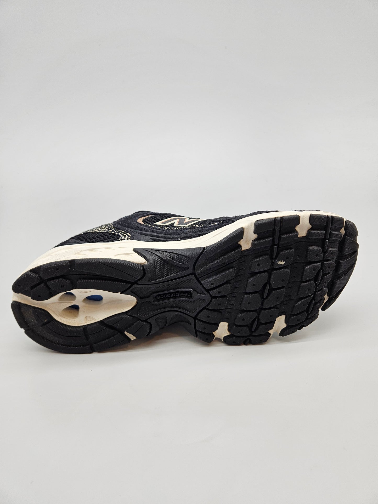 NEW BALANCE ORIGINAL PATIKI 38.4