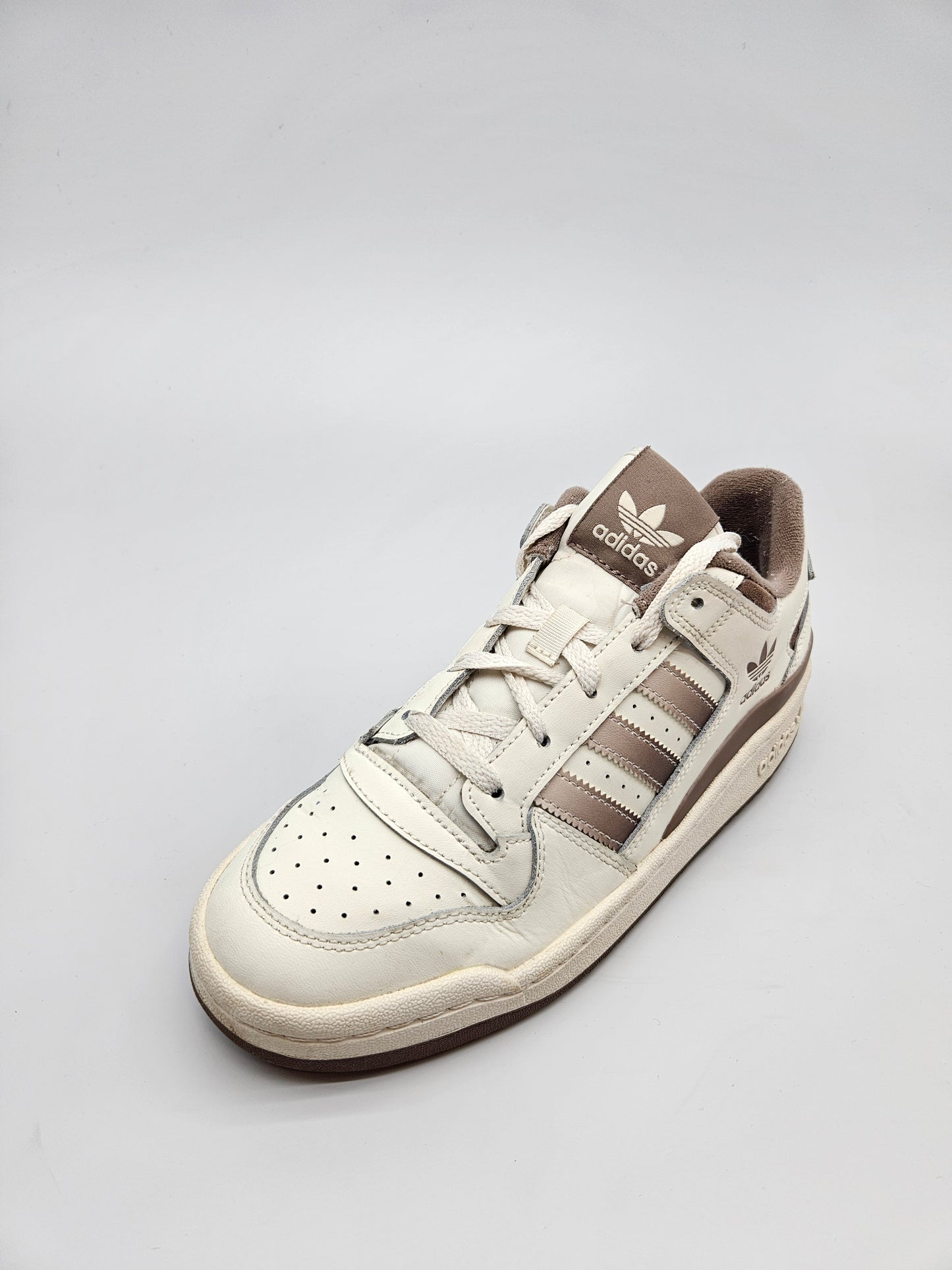 ADIDAS ORIGINAL PATIKI br 40.5