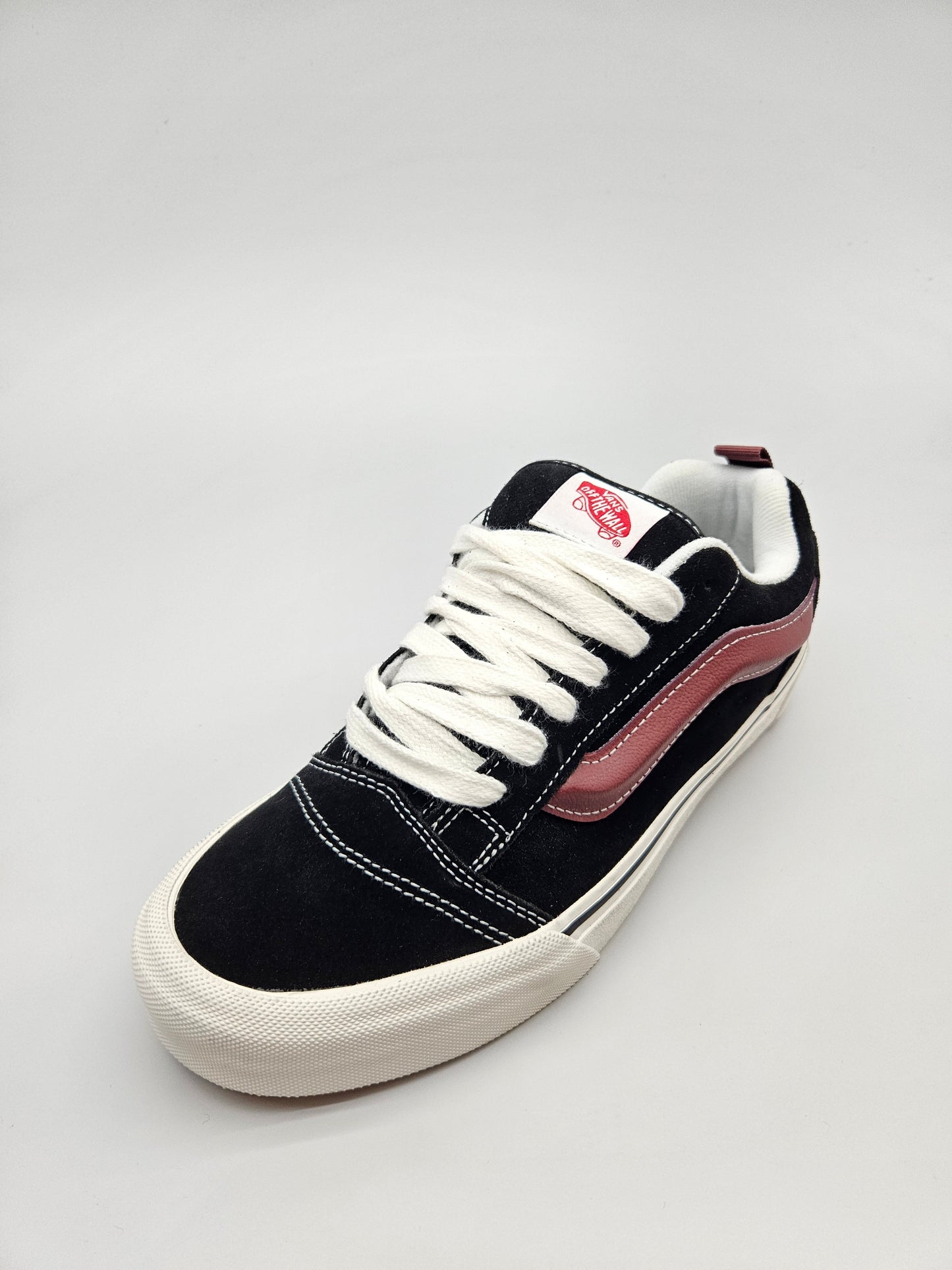 VANS NOVI ORIGINAL PATIKI BR 42