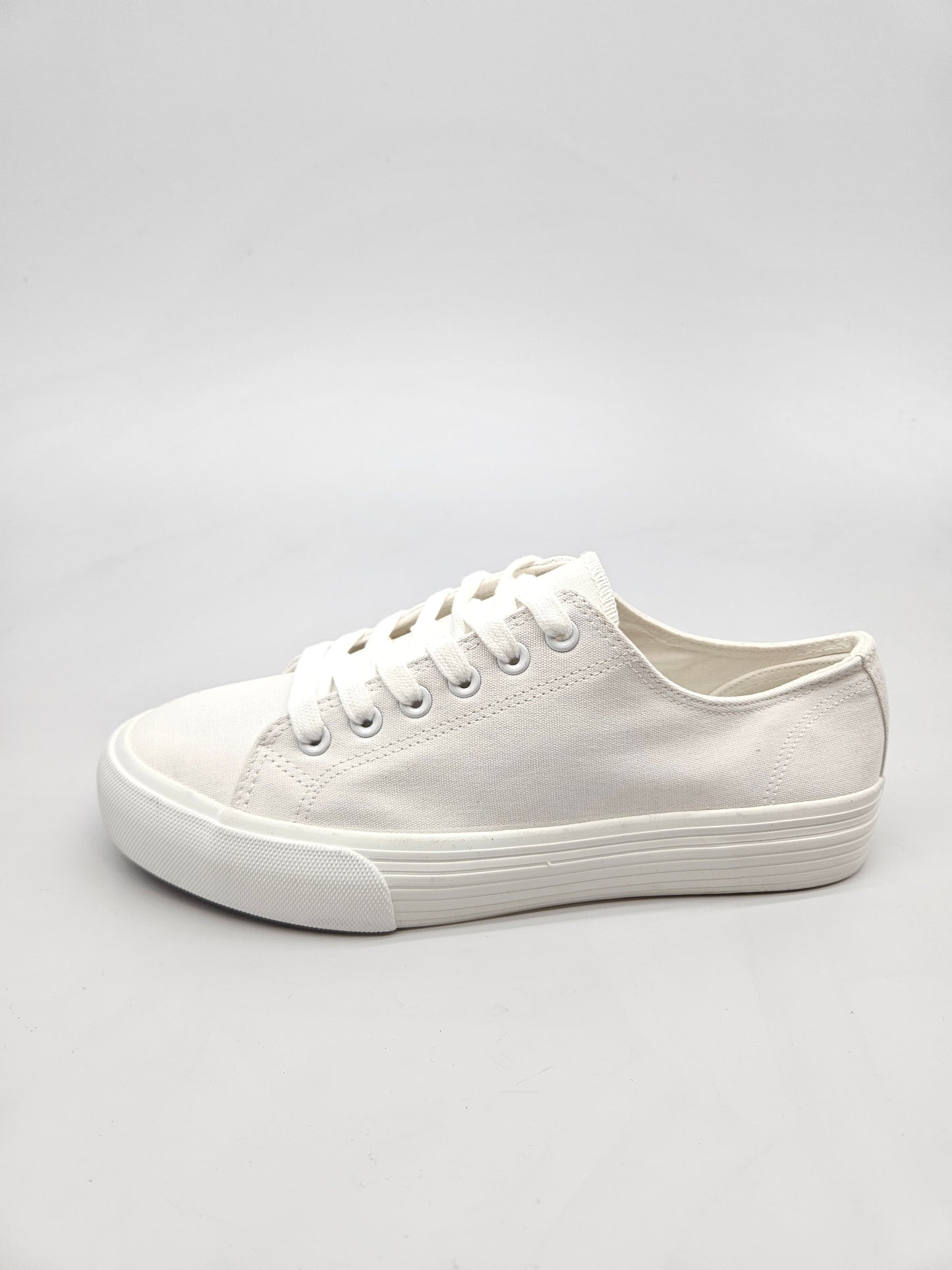 ANNA FIELD NOVI ORIGINAL PATIKI BR 39