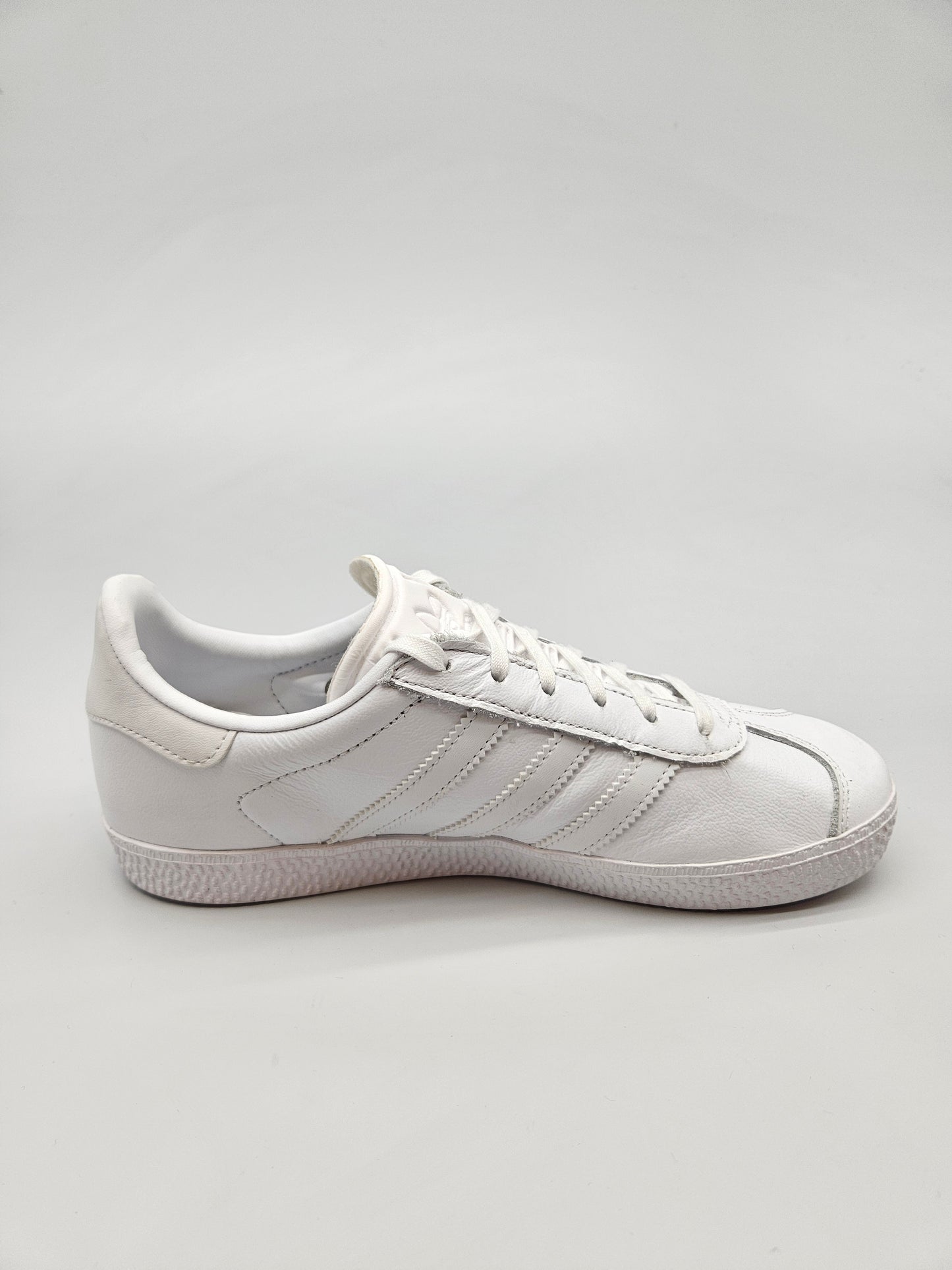 ADIDAS NOVI ORIGINAL PATIKI BR 37